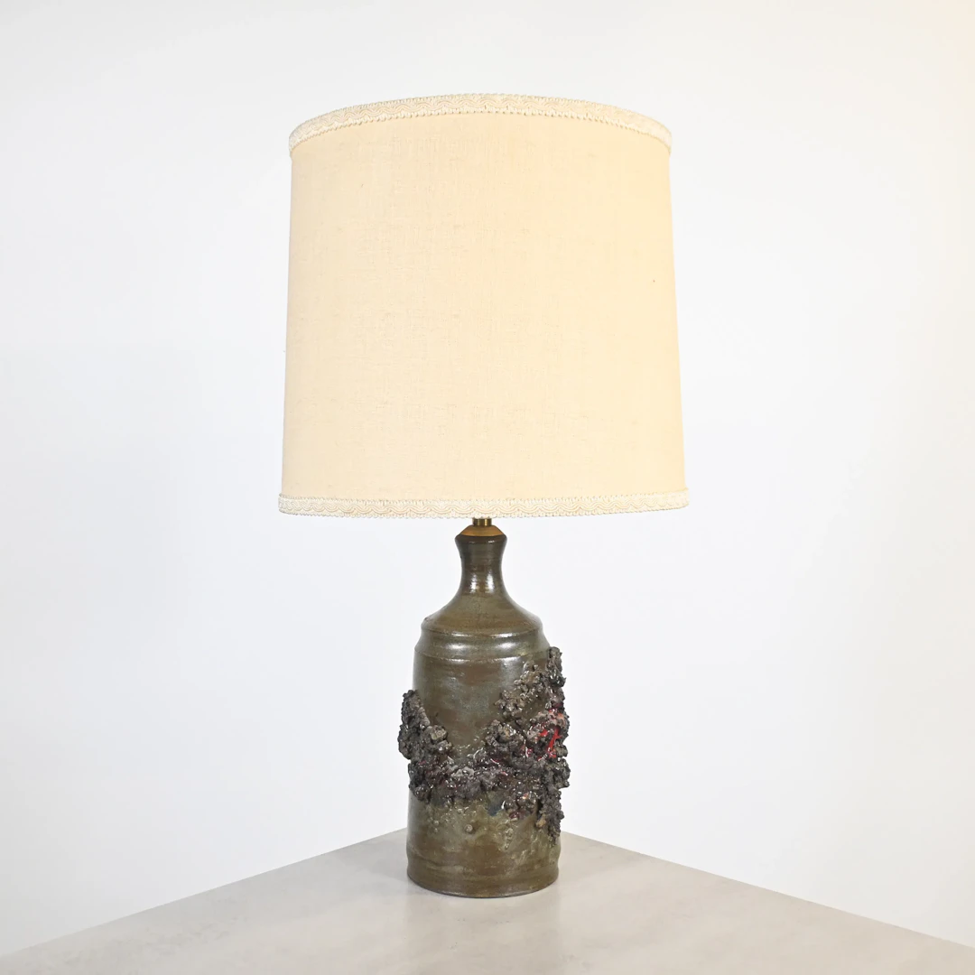 Bordslampa, lava och keramik, Island, 1900-talets andra hälft.