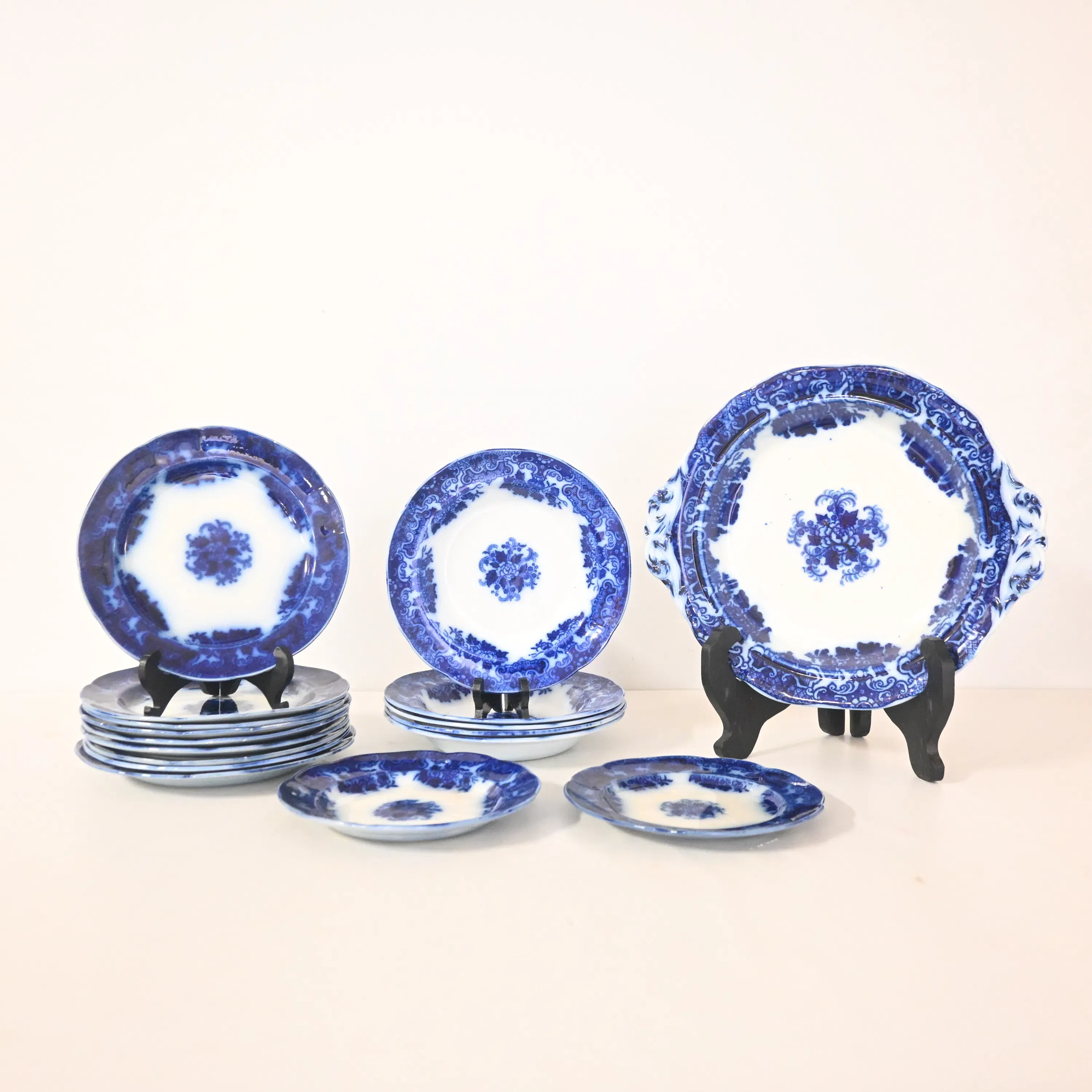 Servisdelar, 18st, "Sobrown", flintgods, Gustavsberg.