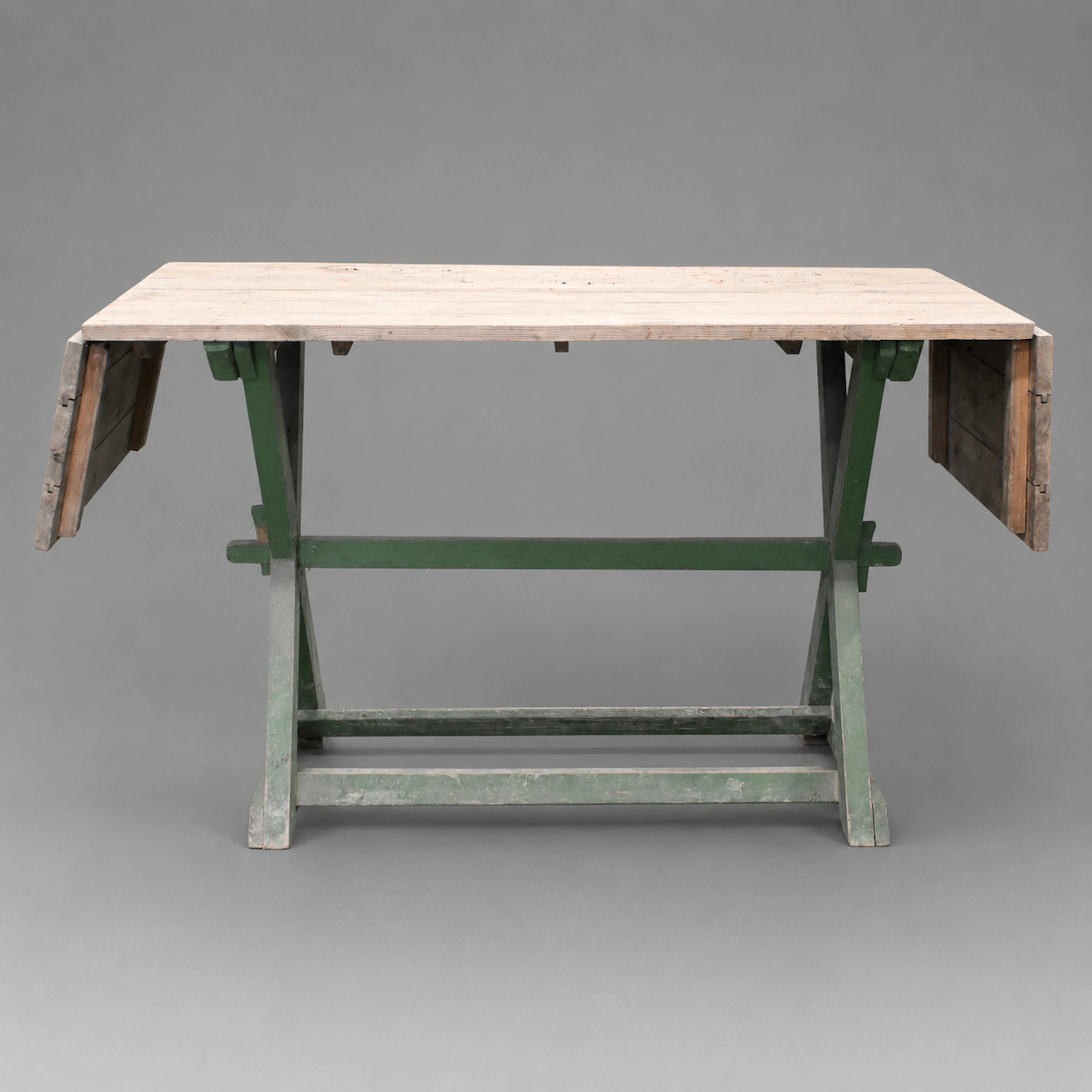 Bockbord med klaffar, allmoge, 1900-talets första hälft.