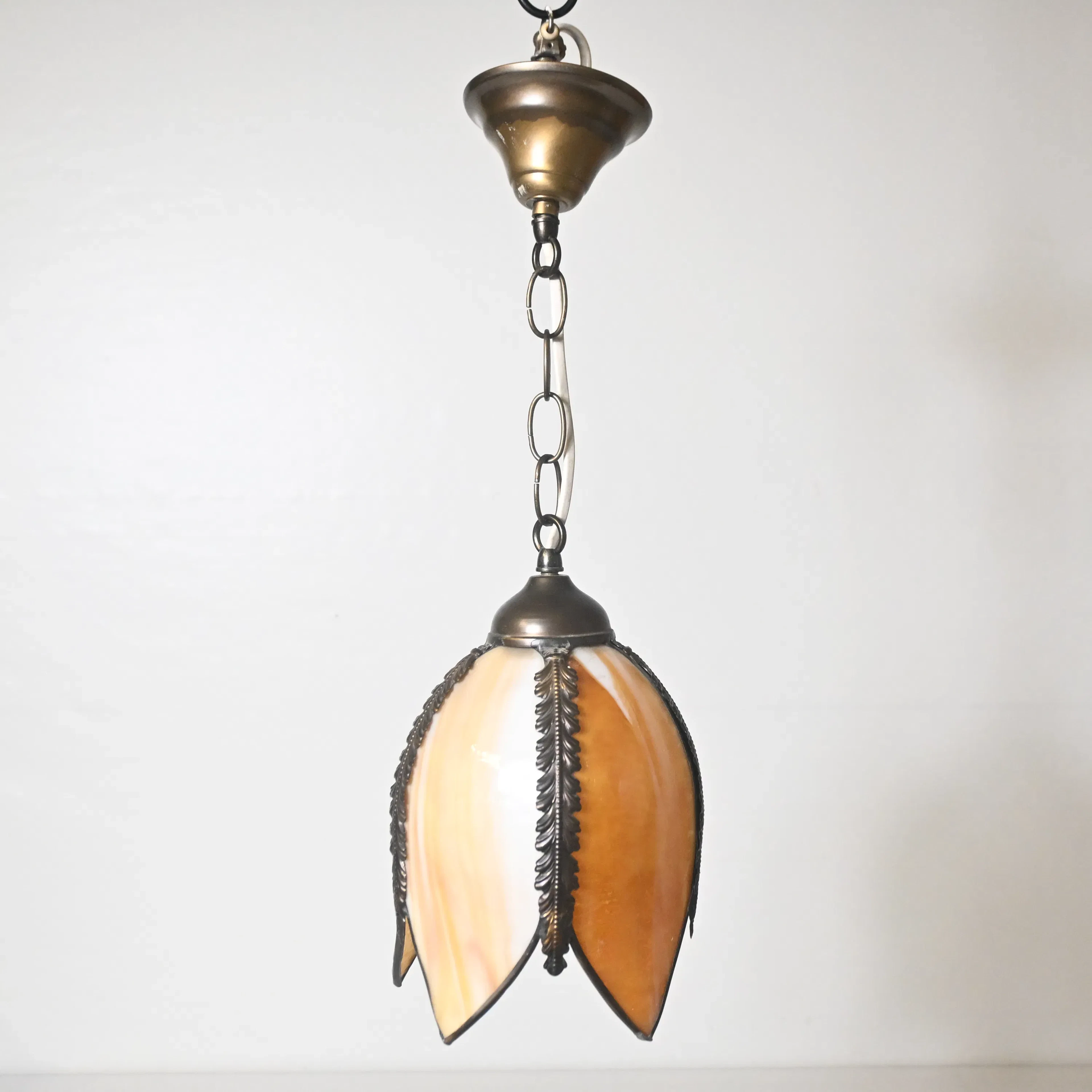 Taklampa, tiffany-stil, 1900-tal.