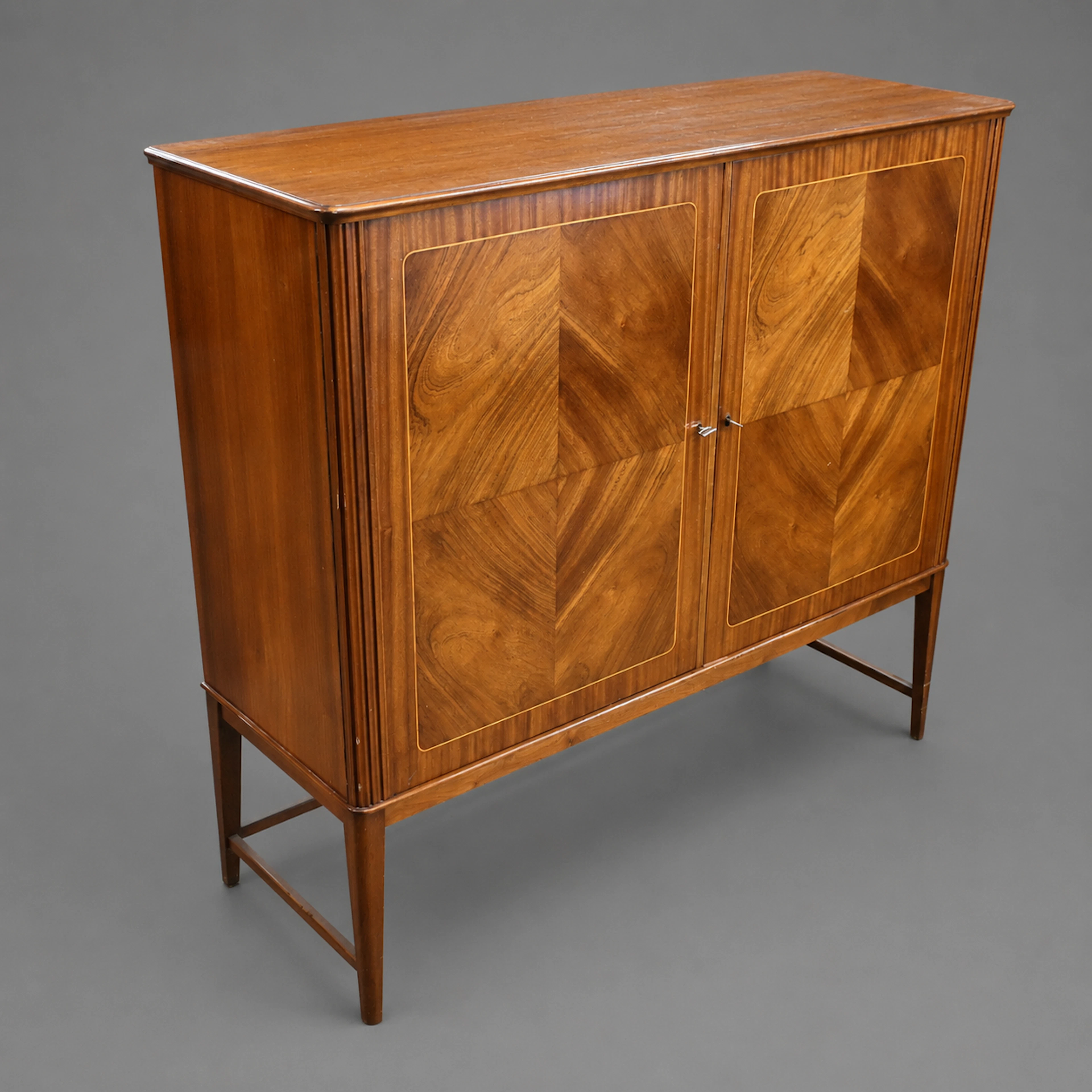 Linneskåp, mahogny, 1940-tal.