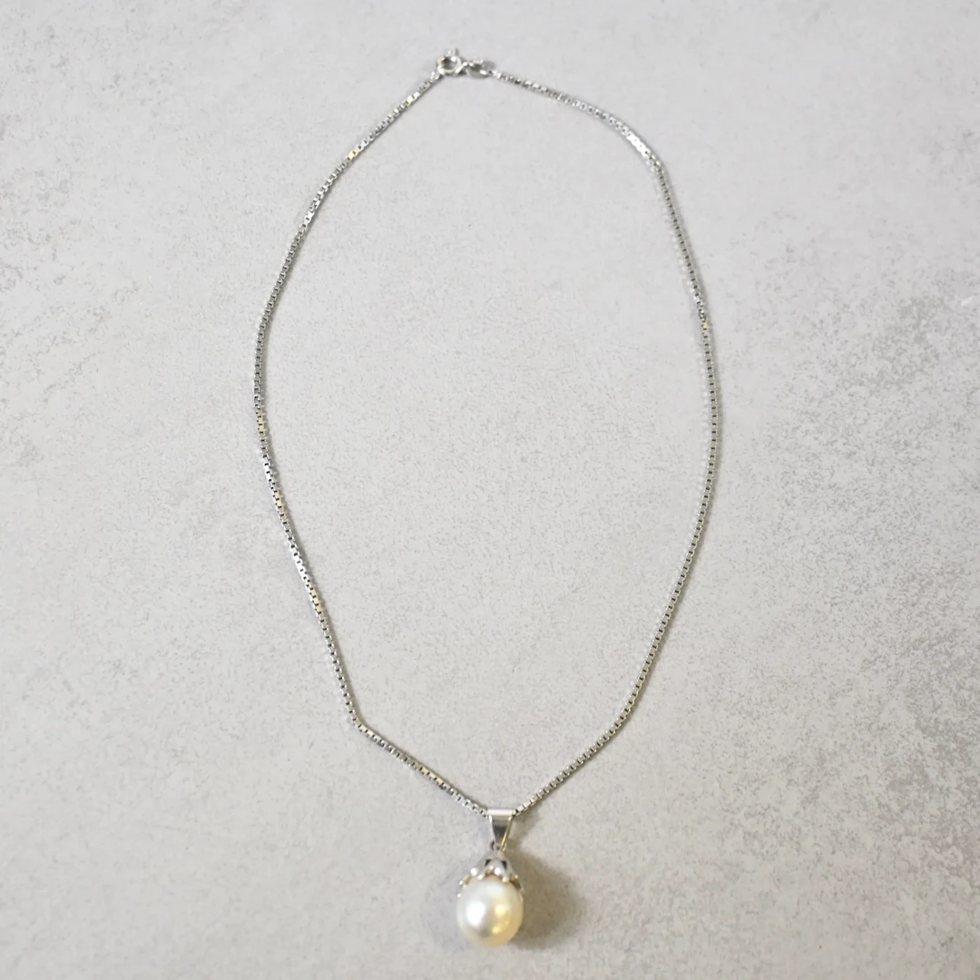 Halsband med hänge, 18k vitguld, 1989.