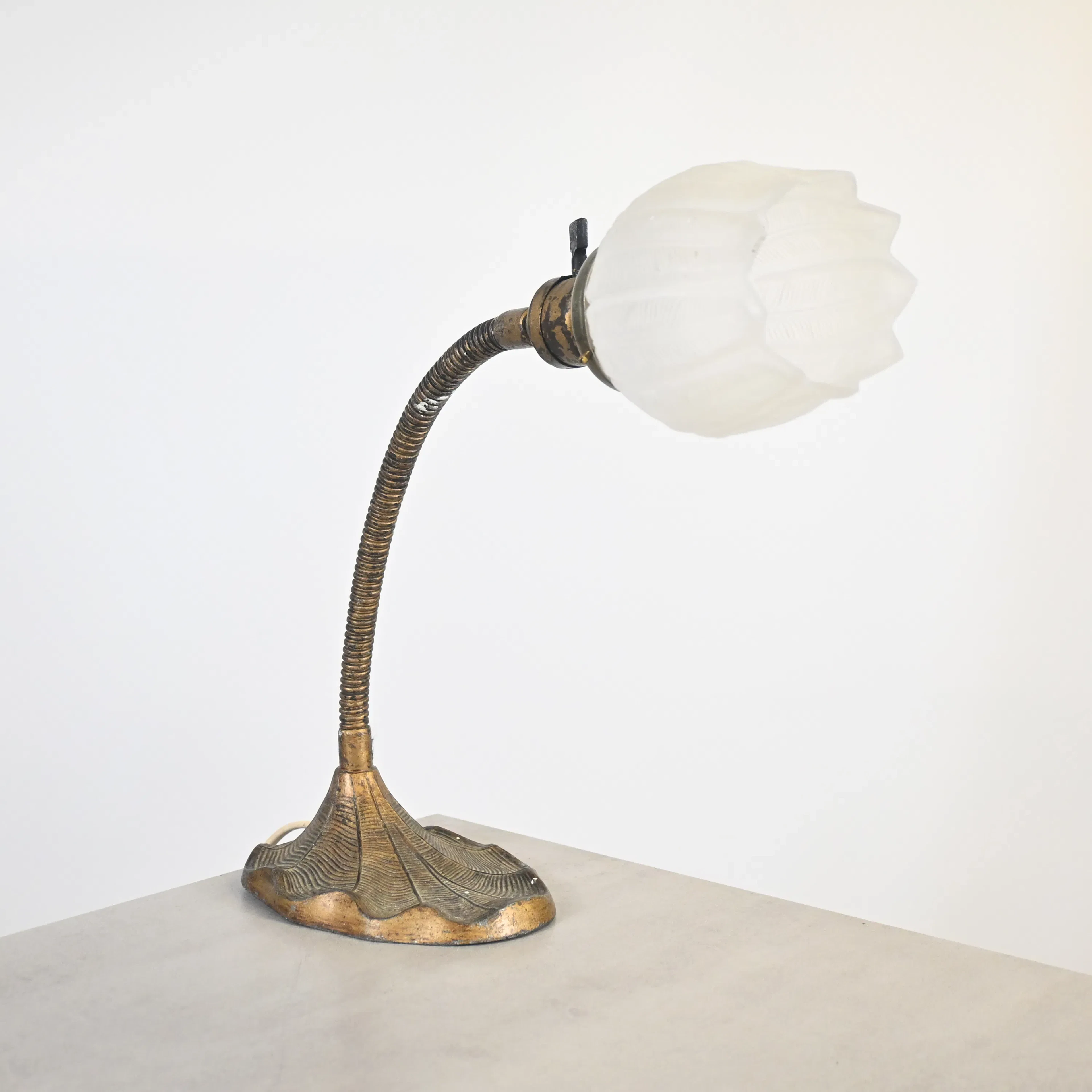 Bordslampa, art nouveau, 1900-talets första hälft.