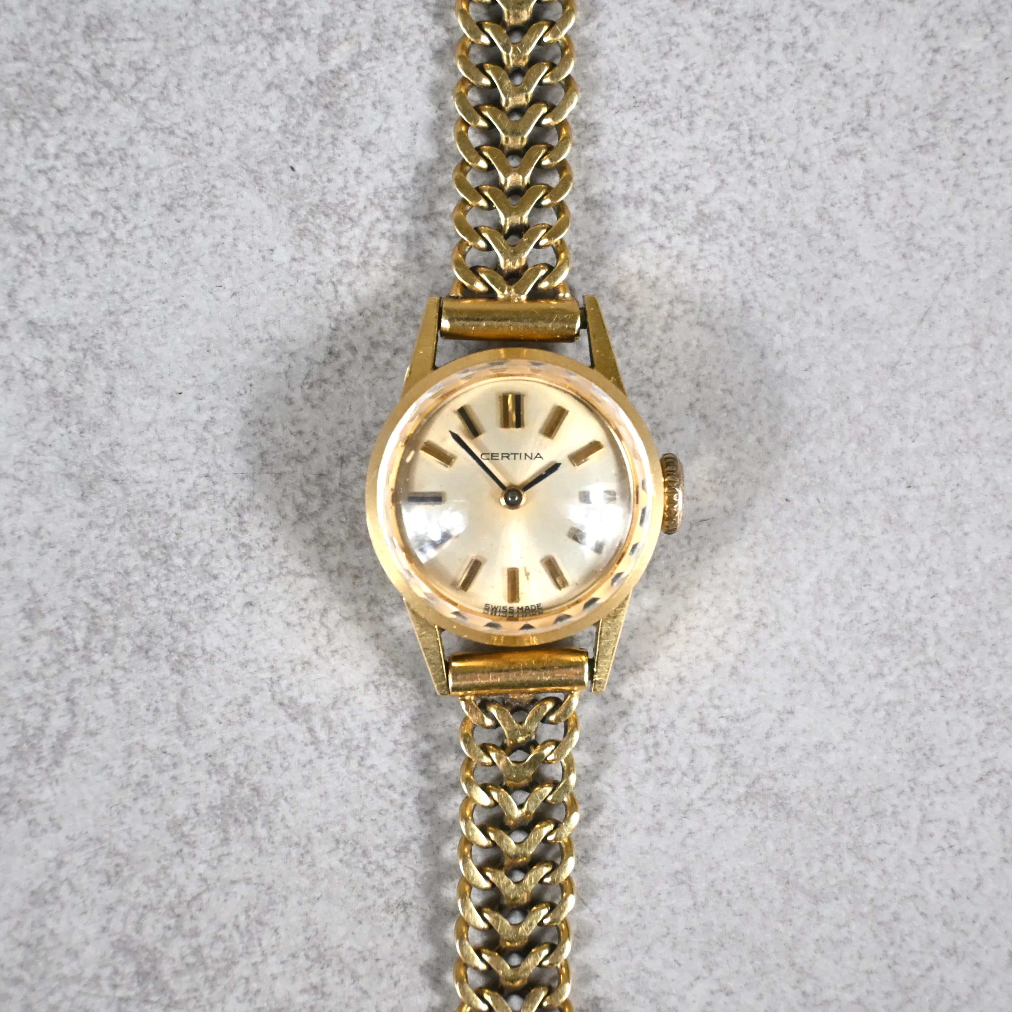 Armbandsur, 18k guld, Certina, 26 mm.