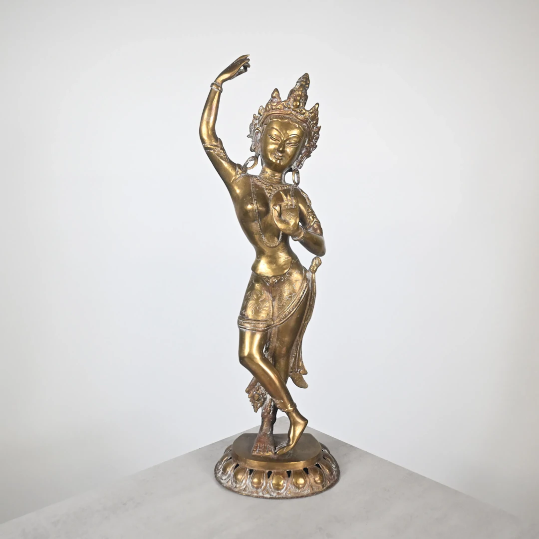 Skulptur, dansande kvinna, brons, Tibet, 1900-tal.