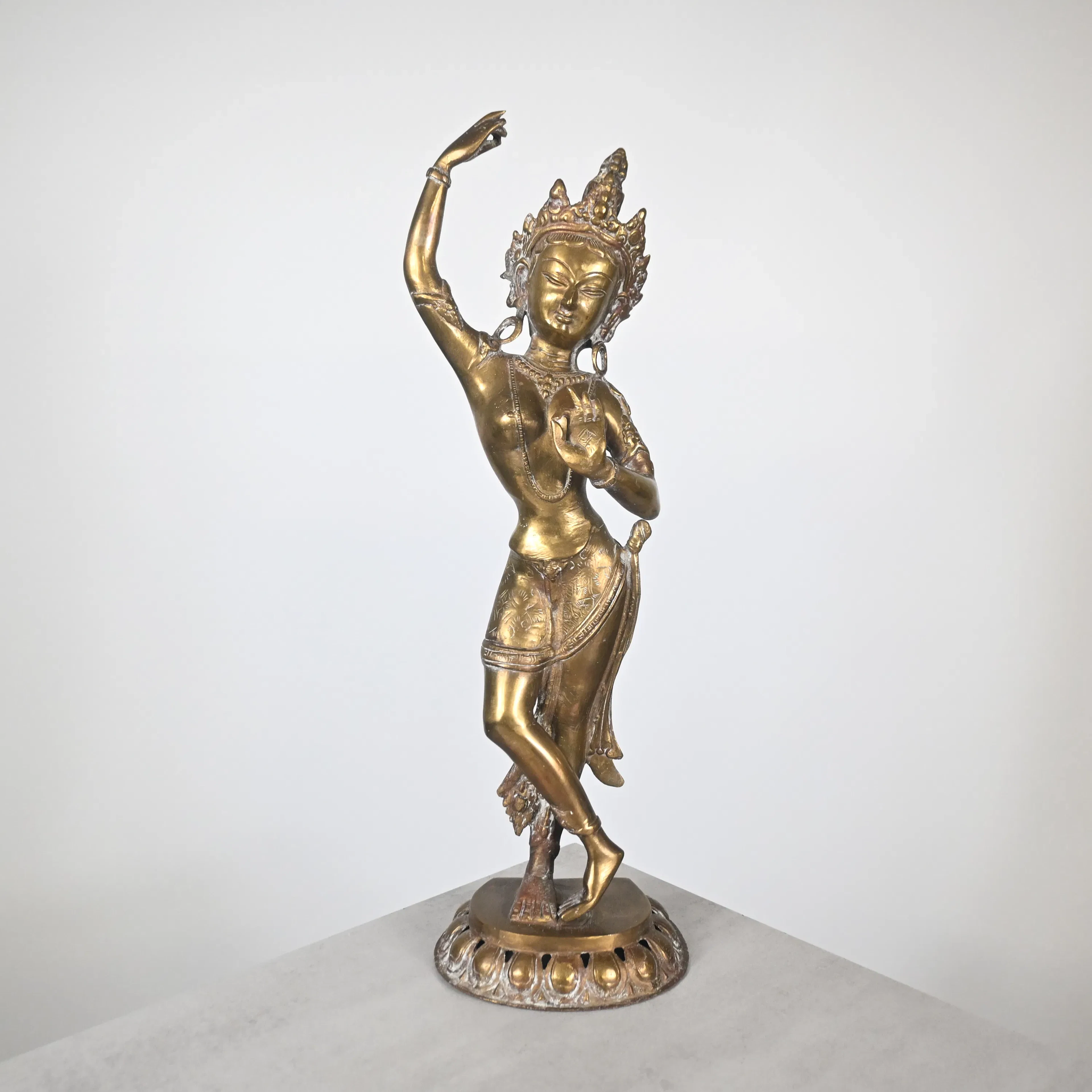 Skulptur, dansande kvinna, brons, Tibet, 1900-tal.