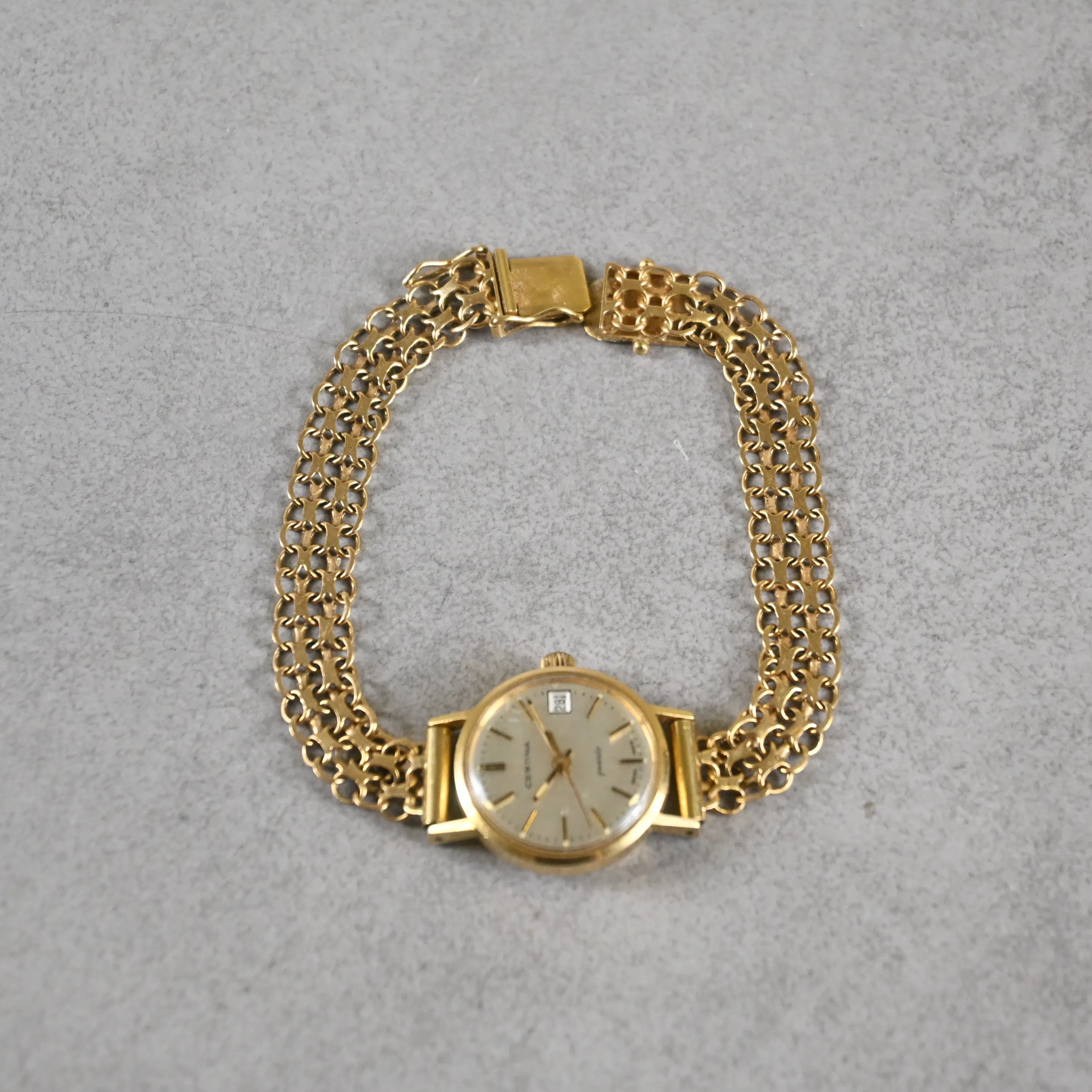 Armbandsur, 18k guld, Certina.