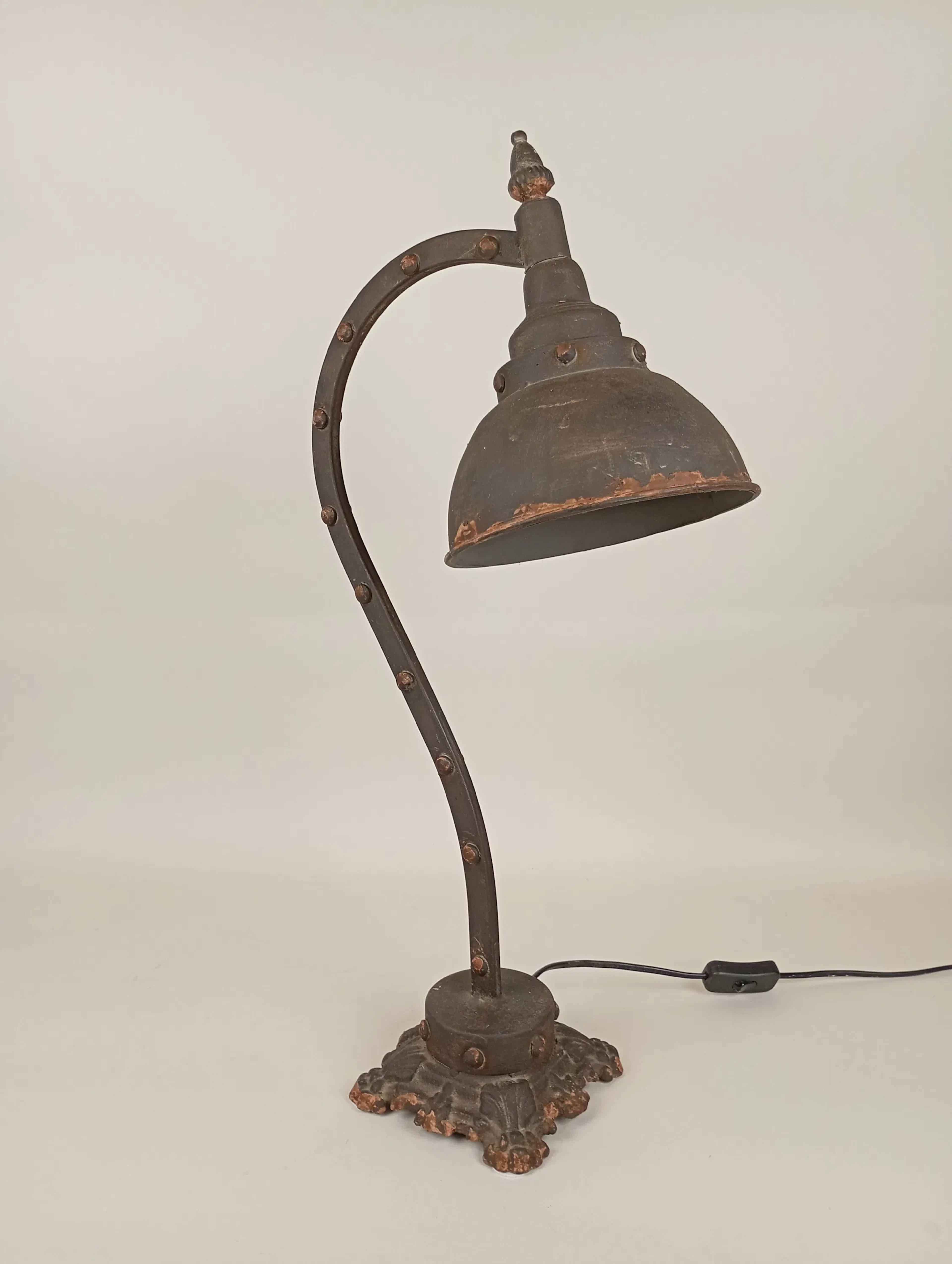 Bordslampa, Industriell-stil, samtida