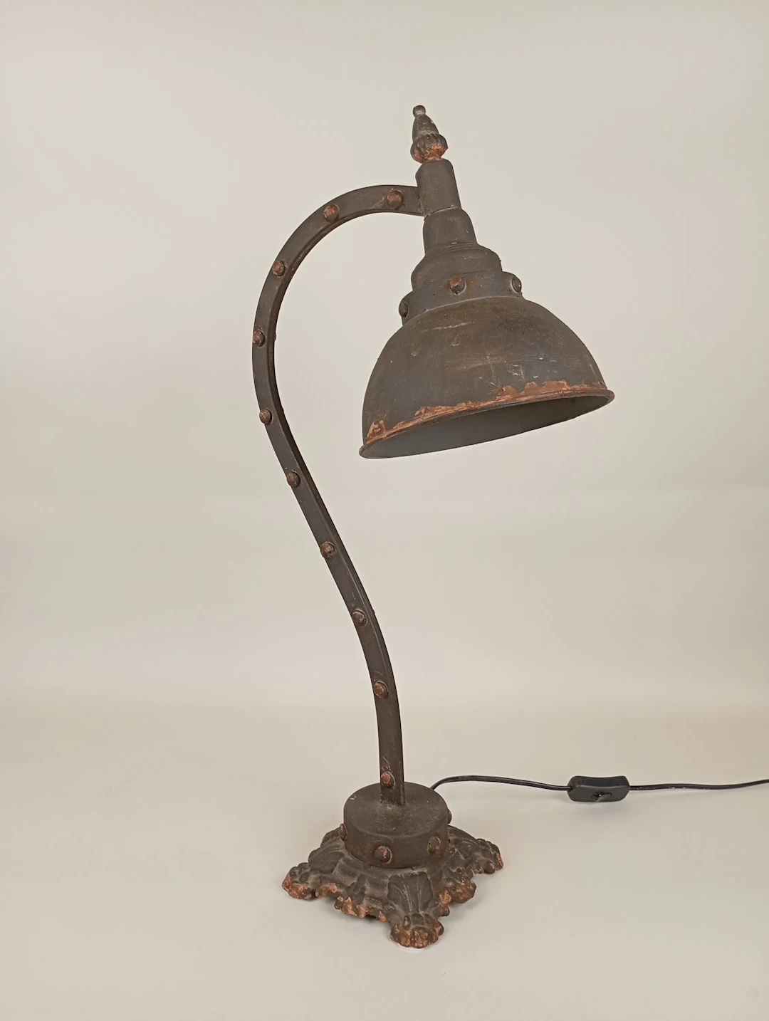 Bordslampa, Industriell-stil, samtida