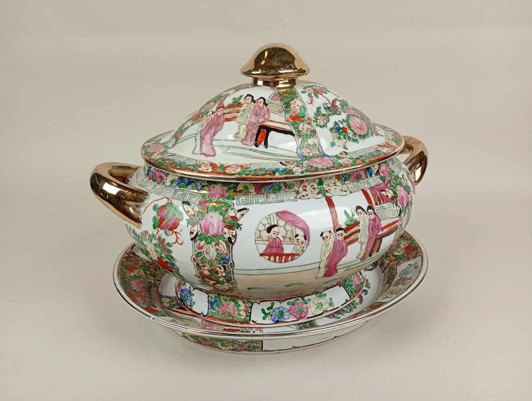 Terrin, Famille rose-motiv Kina