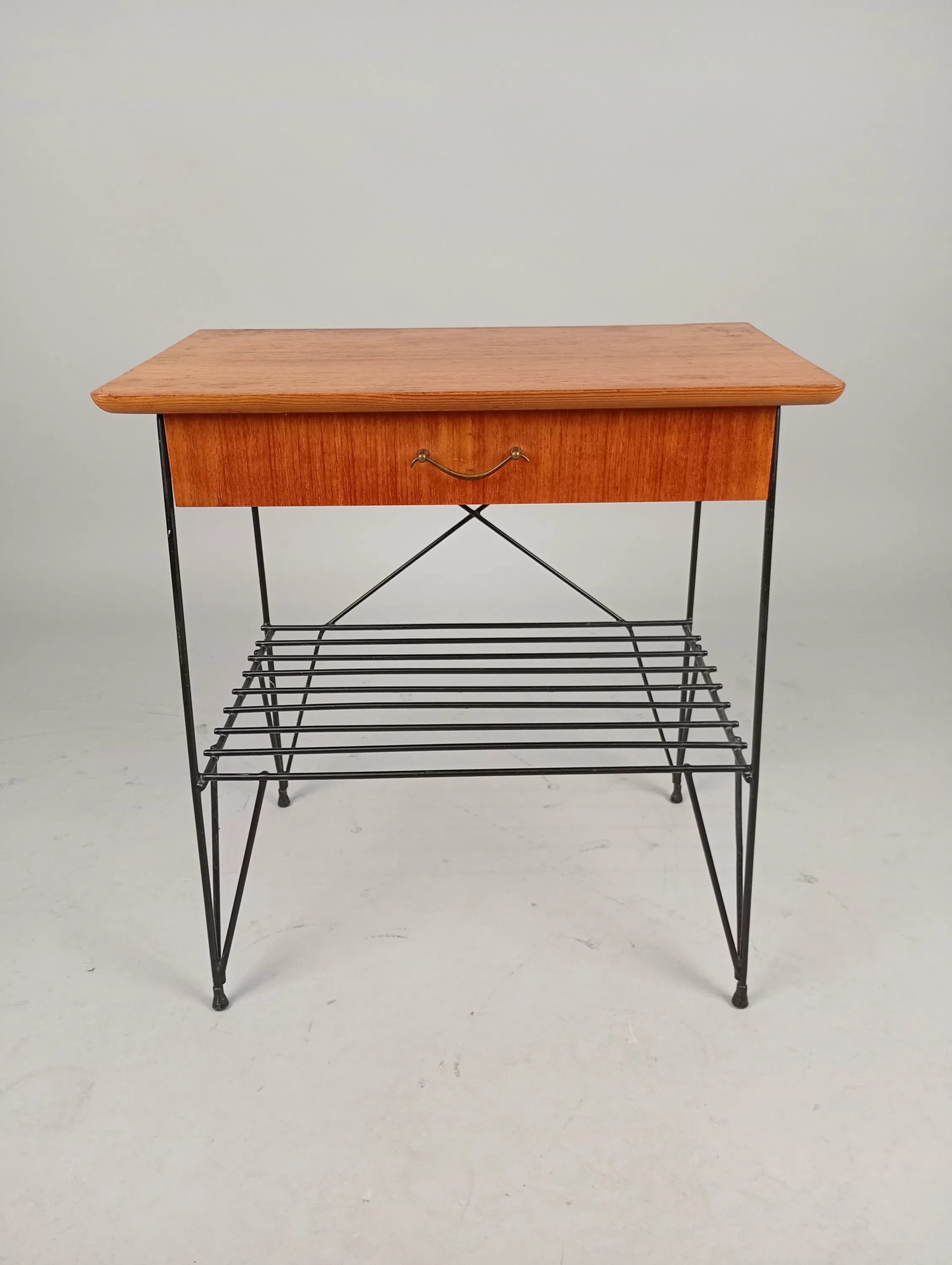 Sängbord/Sidobord, stringmodell, teak