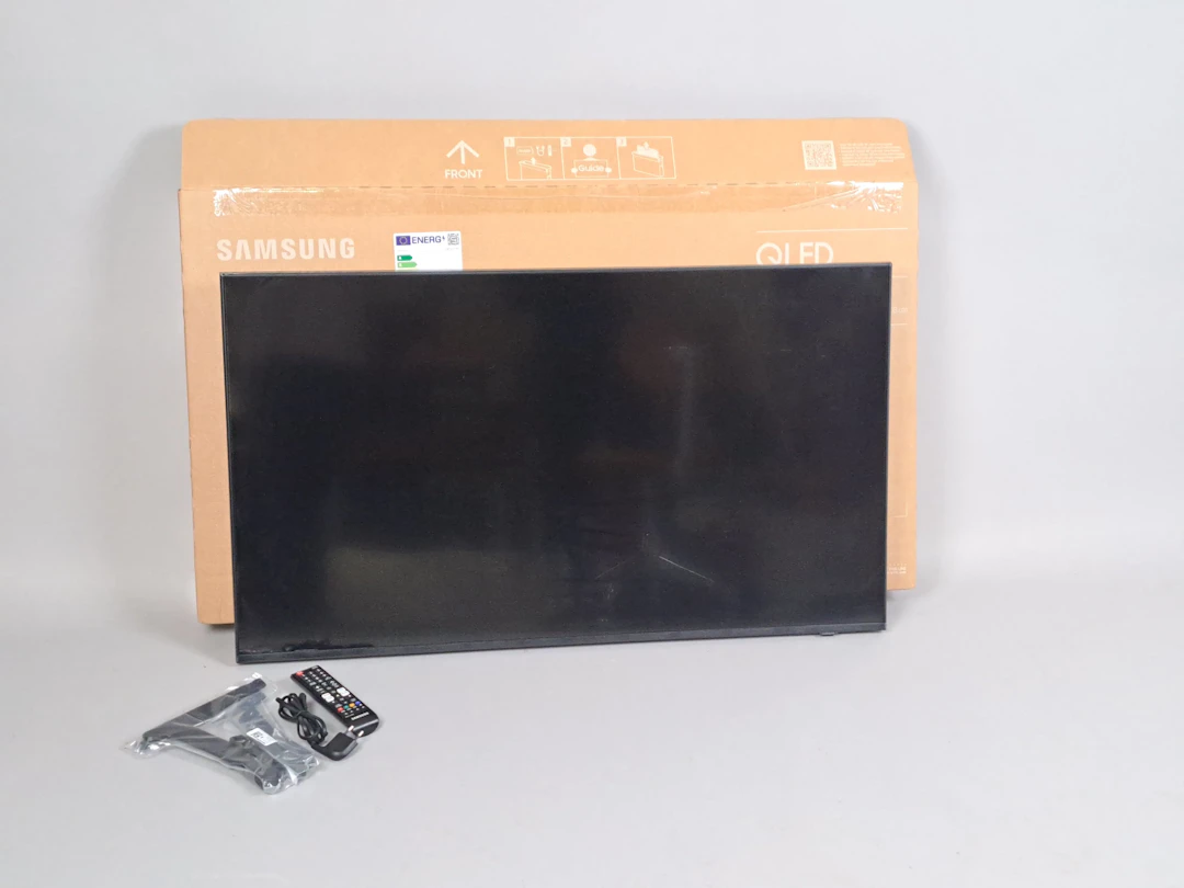 Smart-TV, Samsung 43", TQ43Q7F3BU, Obegagnad