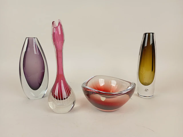 Glas 4 delar bl.a. Kosta