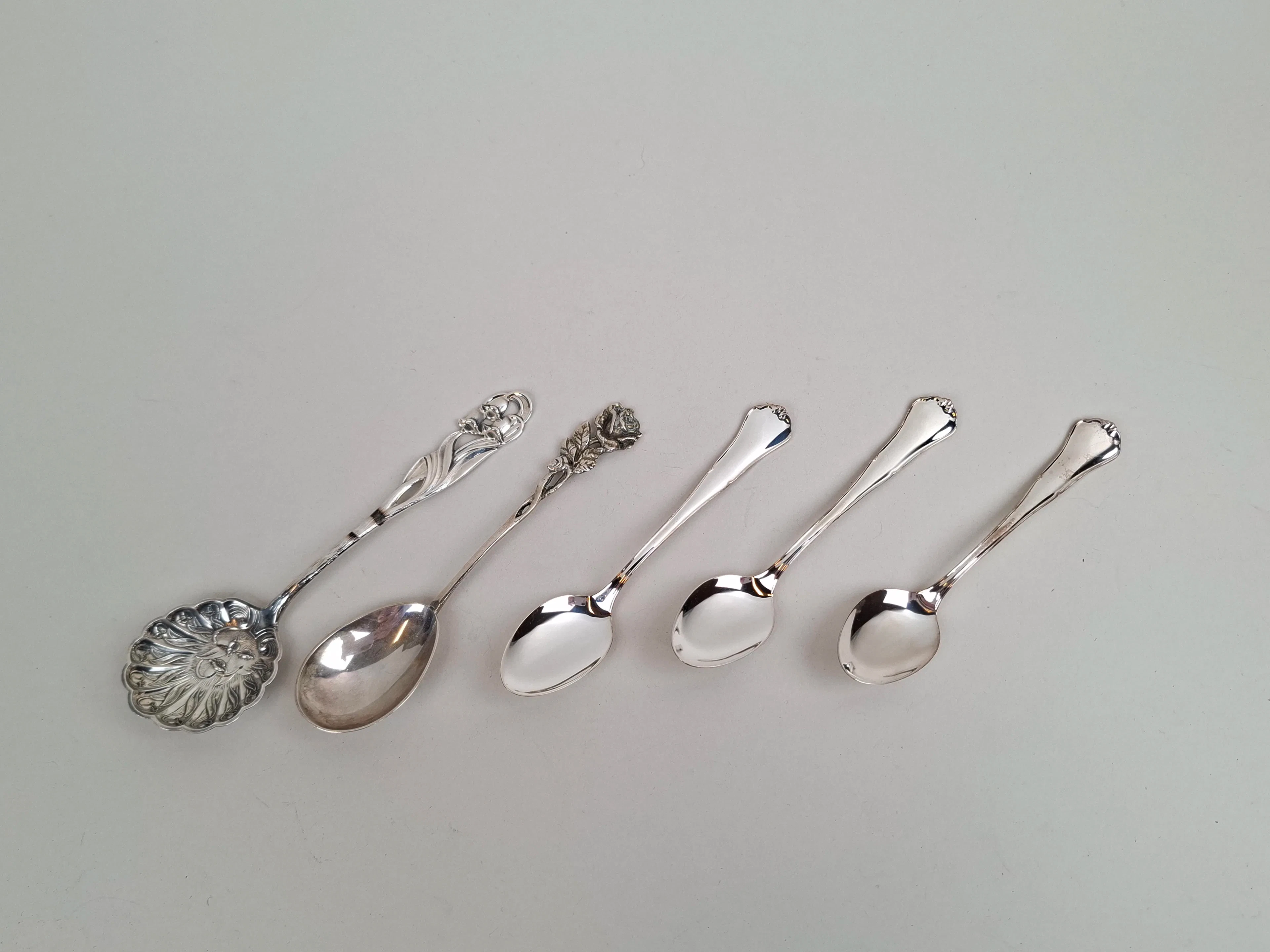 Silverskedar, 5 delar