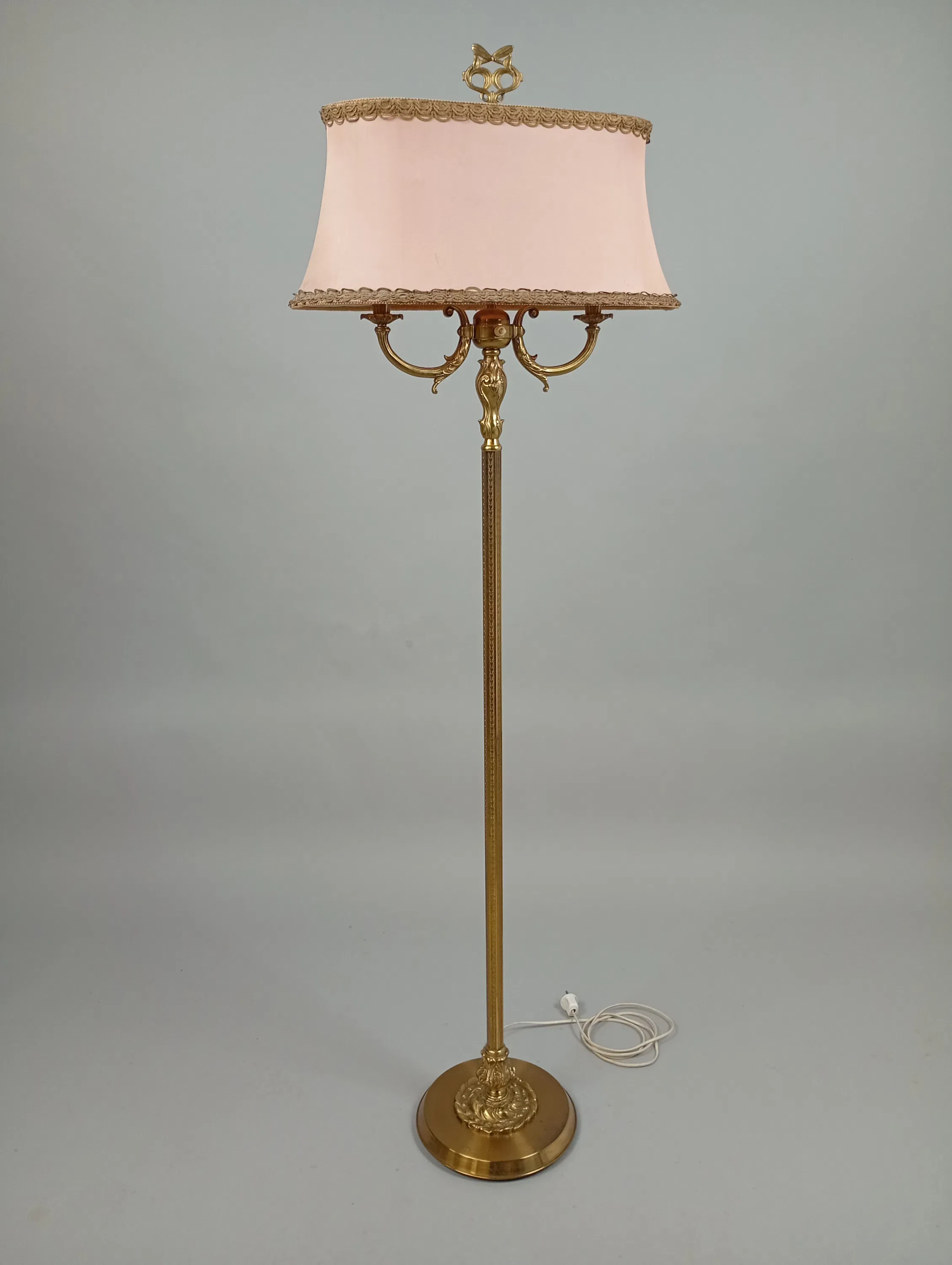 Golvlampa, 2-armad mässing, Ystad Metall