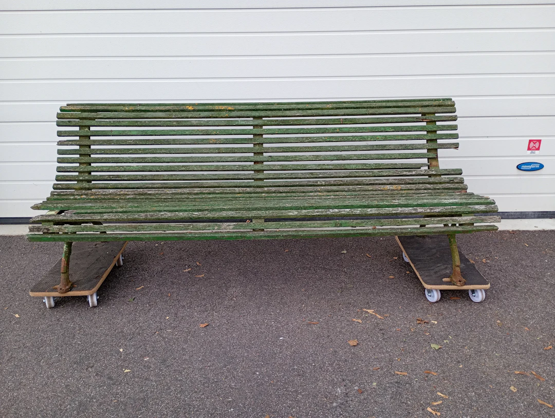 Trädgårdssoffa, gjutjärnsgavlar