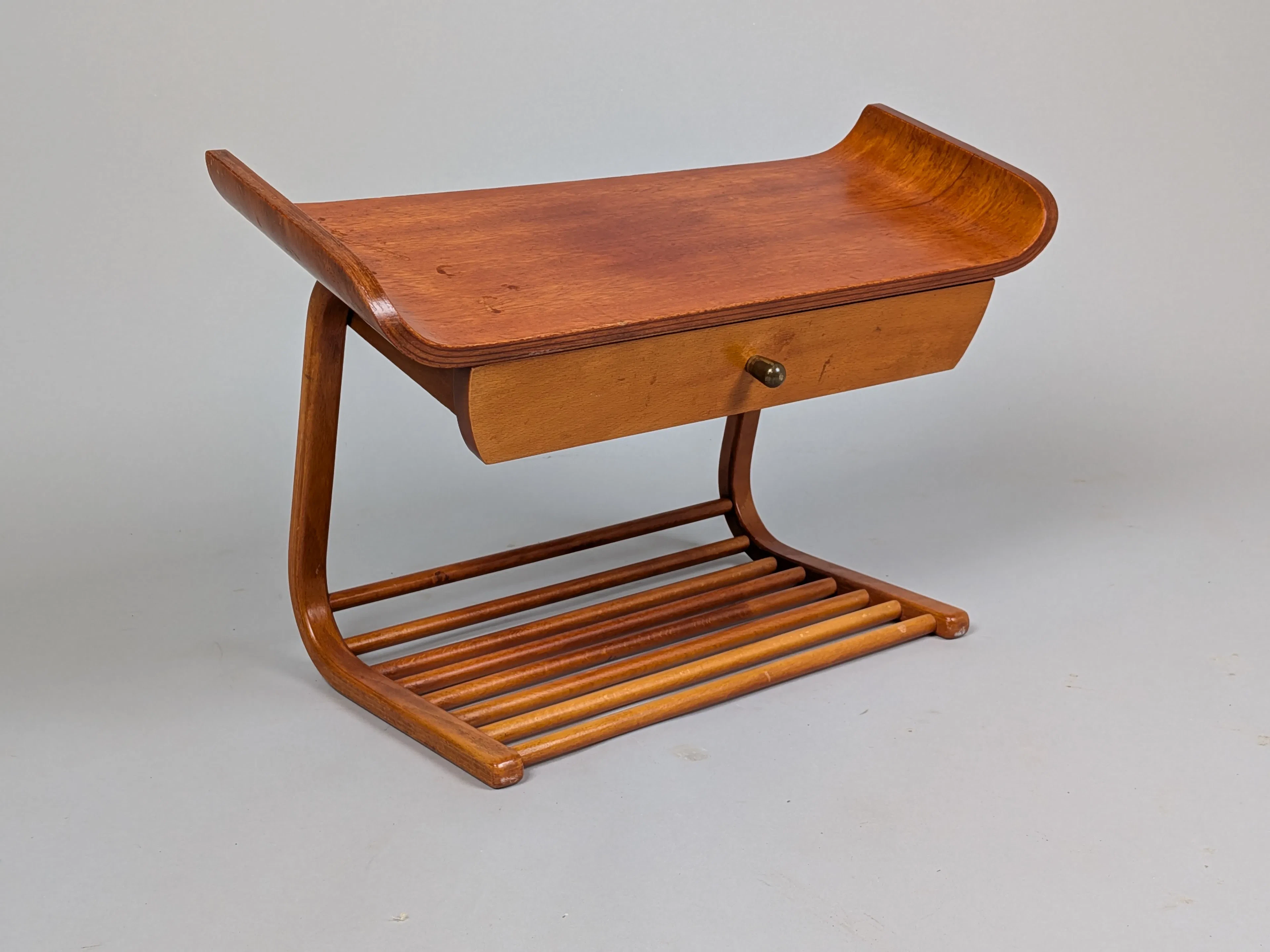 Sängbord/vägghylla, Mahogny
