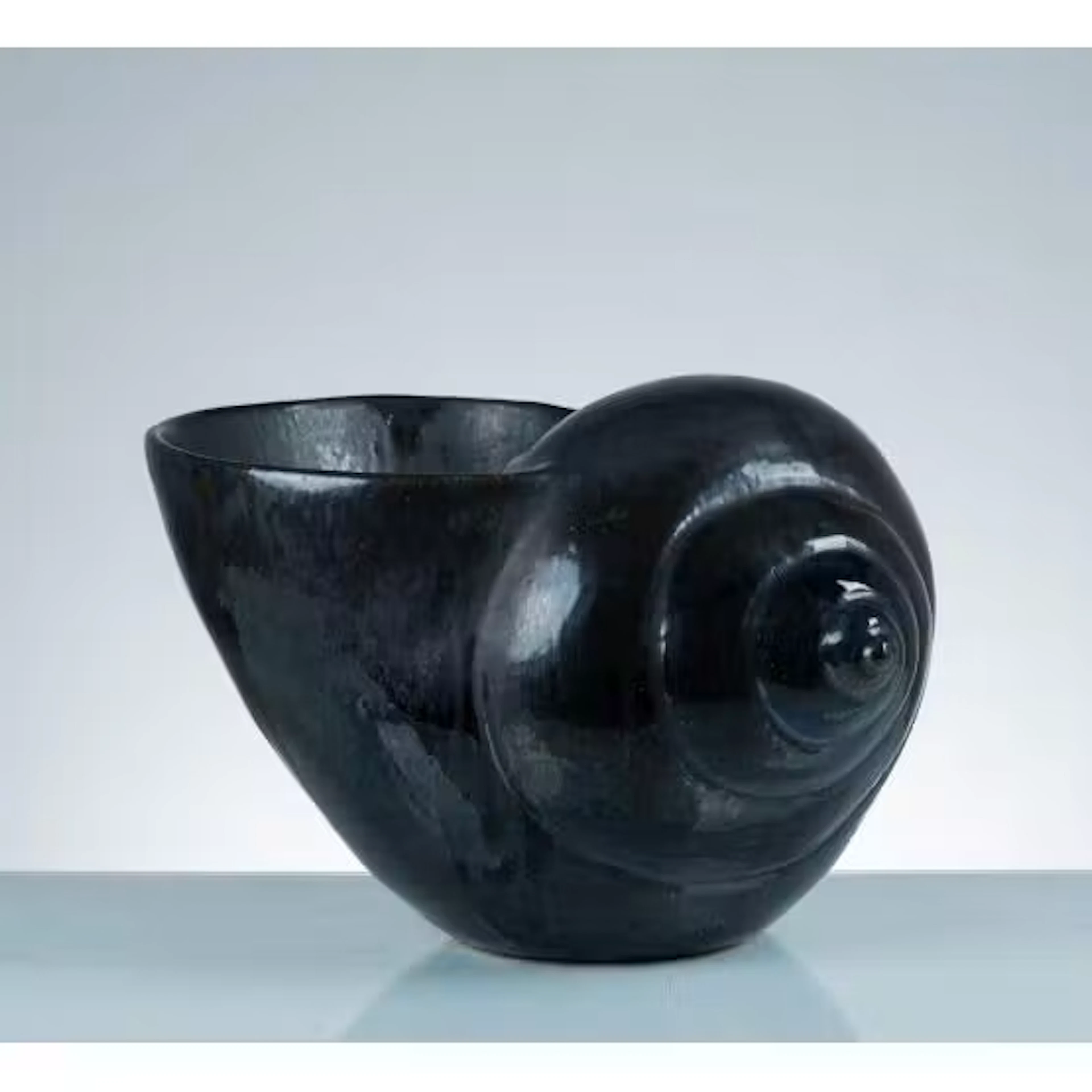 PRODUZIONE EUROPEA 2000 ca., Conchiglia in ceramica