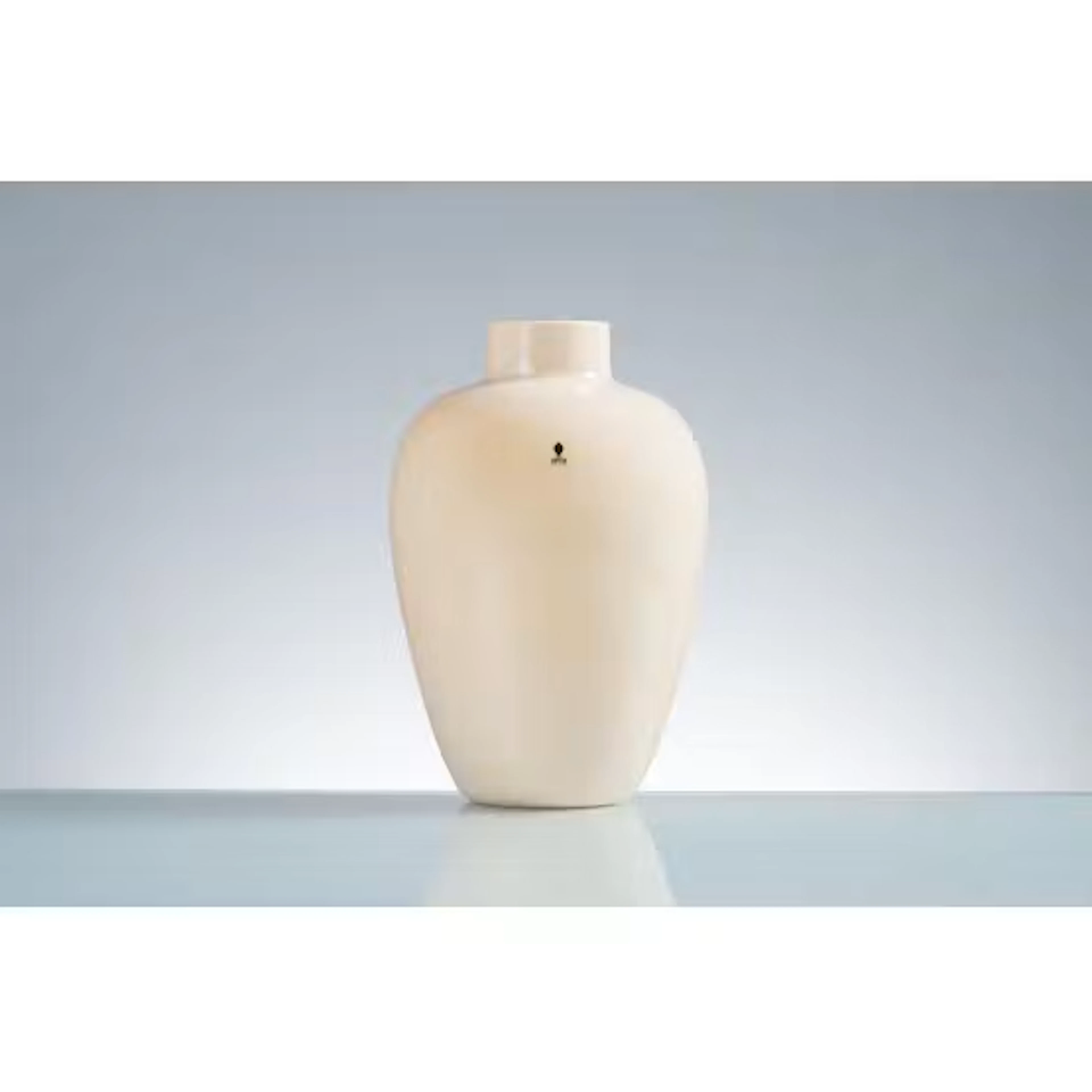 VENINI, Vaso della serie “Opalino” in vetro