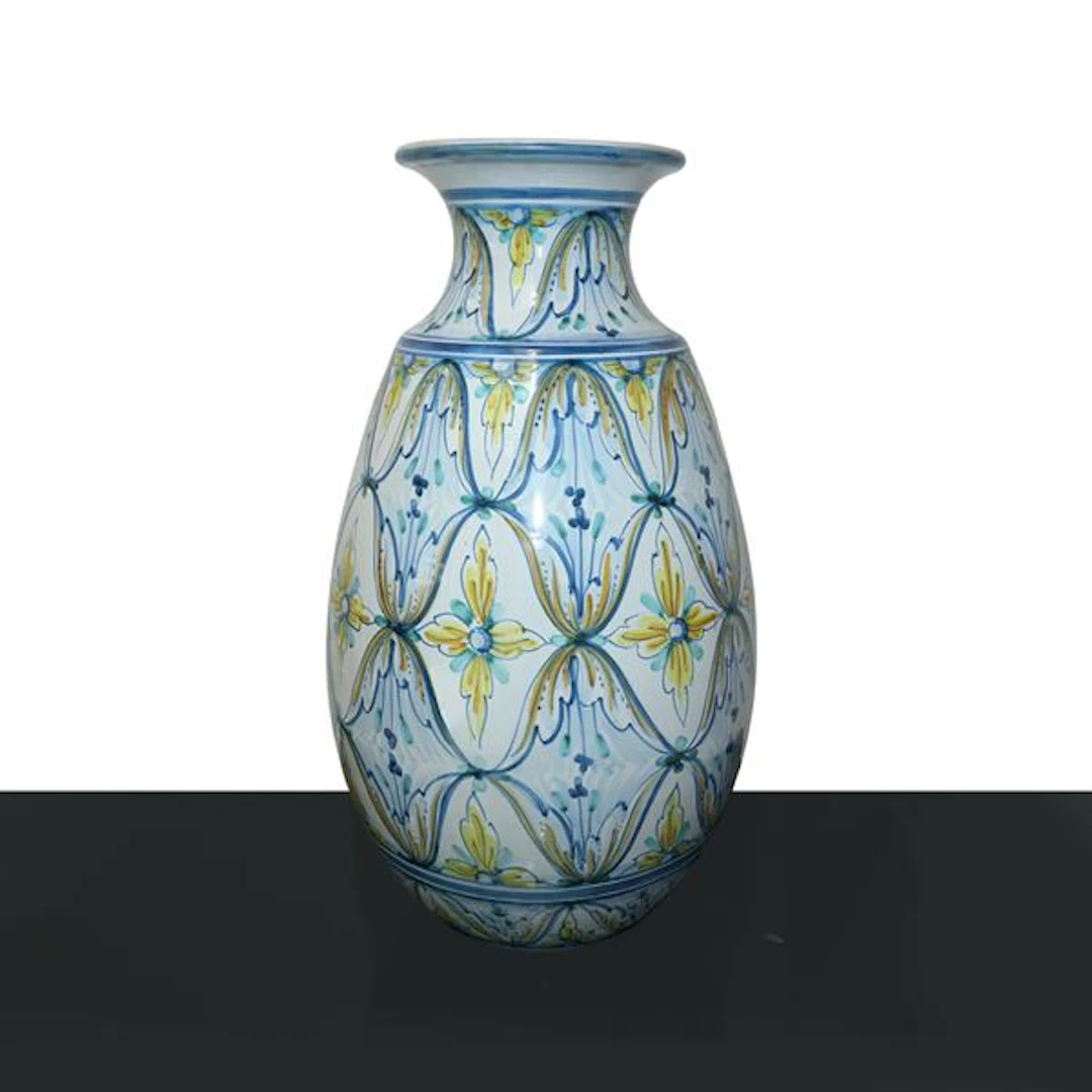 Vaso in maiolica di Caltagirone dipinto a motivi floreali, XX secolo