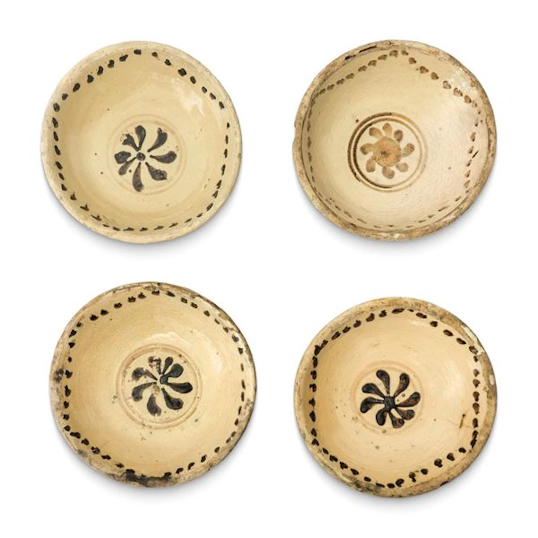 N°4 Fangotti conventuali in maiolica smaltata di Caltagirone con decoro