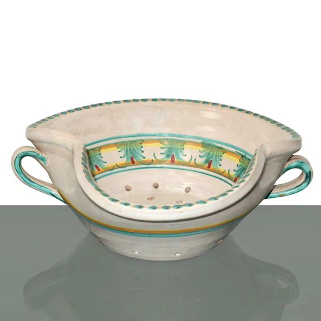 Scolapasta in maiolica di Caltagirone, XX secolo