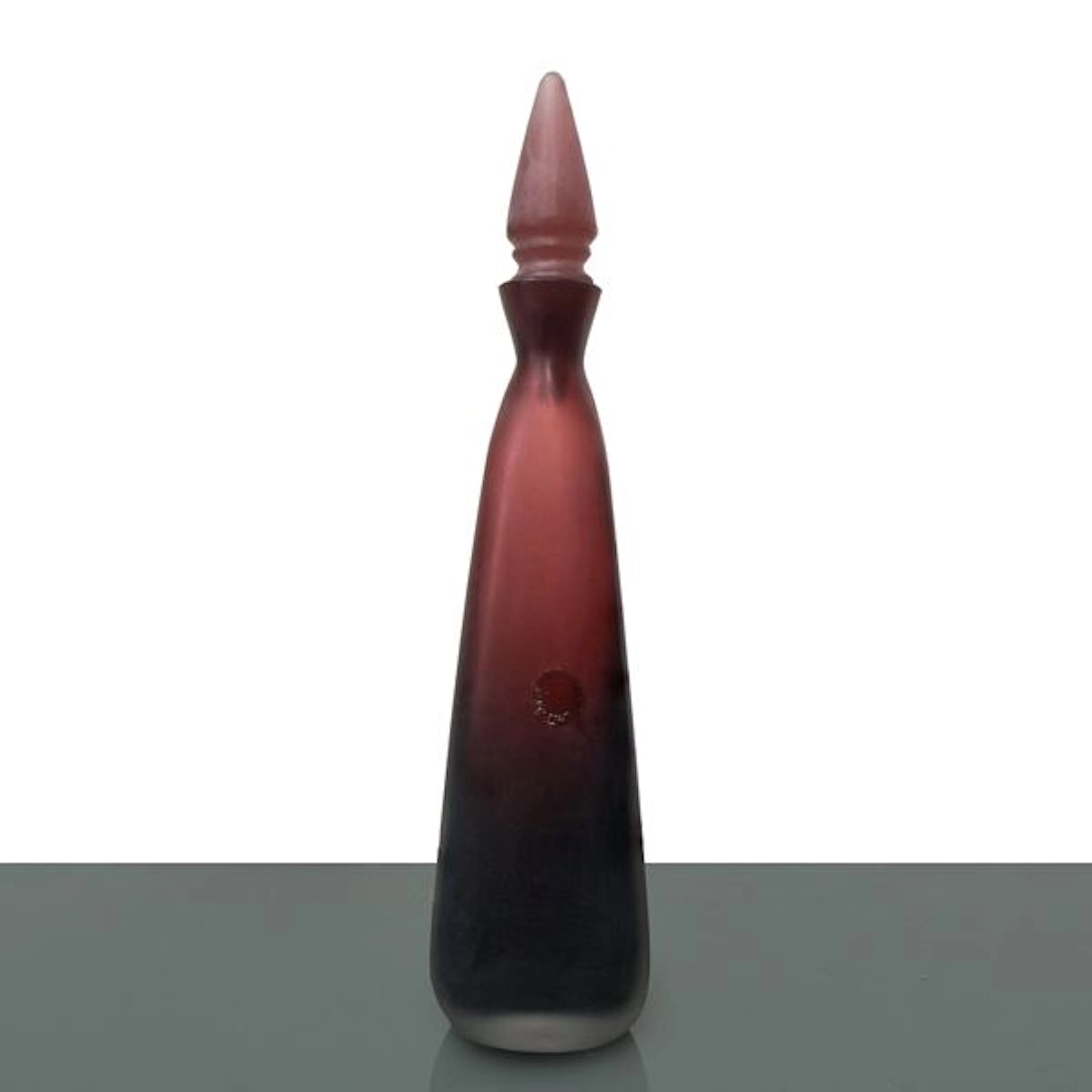 Bottiglia della serie "Velati" in vetro di Murano sommerso viola