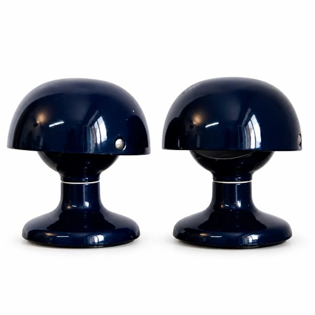 Coppia di lampade da tavolo modello Jucker 147 in metallo laccato