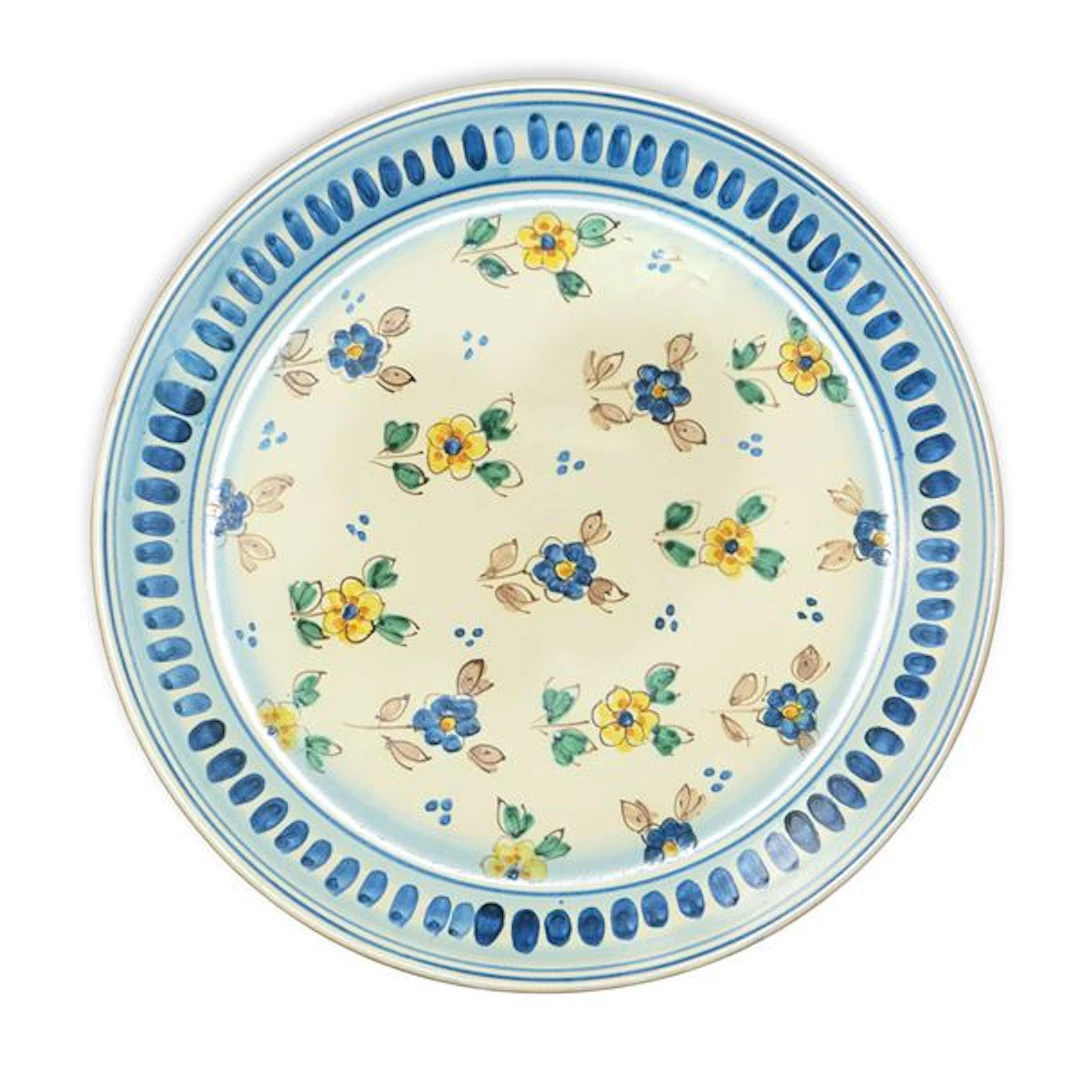 Piatto decorativo in maiolica di Caltagirone con decori floreali -
