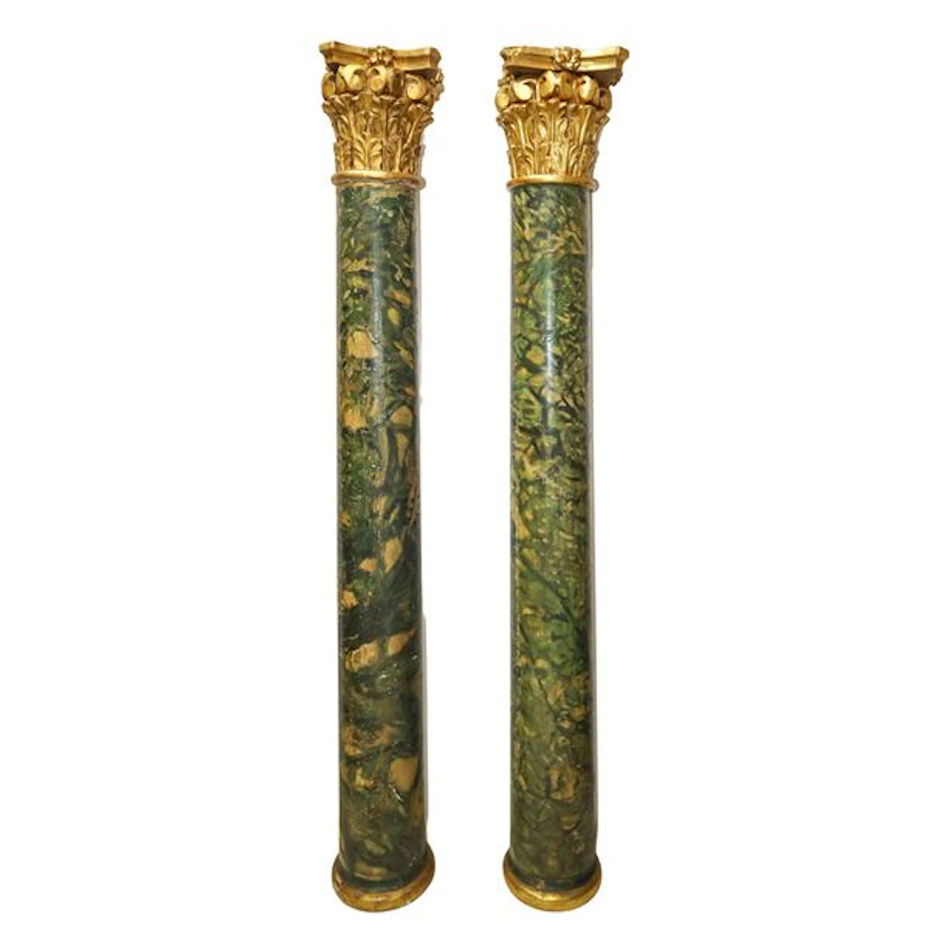 Coppia di colonne in legno effetto marmo con capitello
