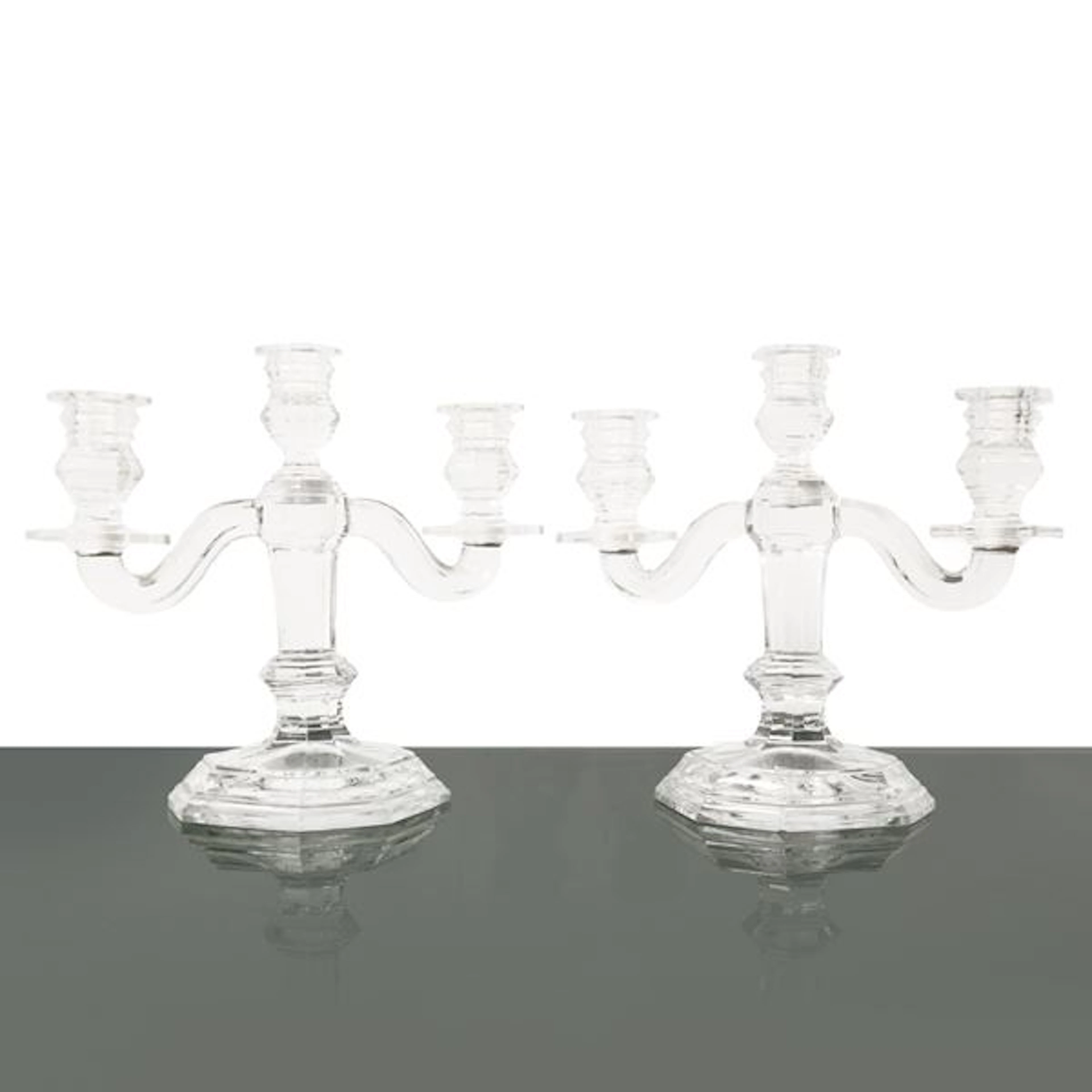 Coppia di candelabri a tre luci in cristallo manifattura Baccarat