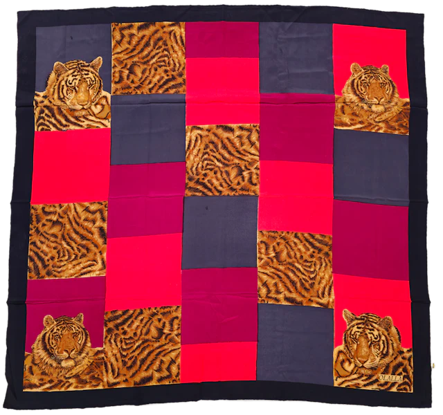 FOULARD GRAN CARRÉ EN SEDA. POP ART CON ANIMAL PRINT.