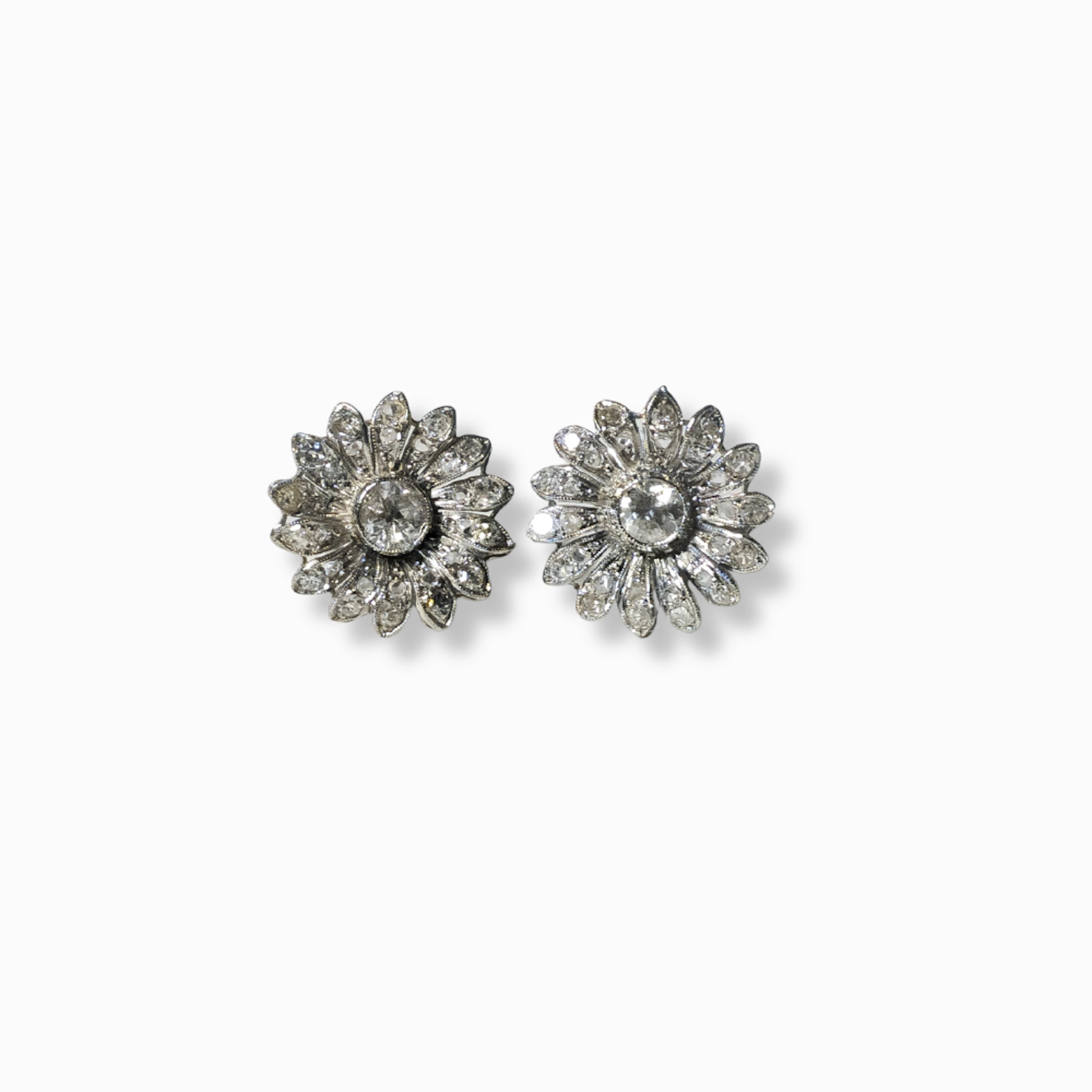 PENDIENTES FLOR EN ORO BLANCO Y DIAMANTES.