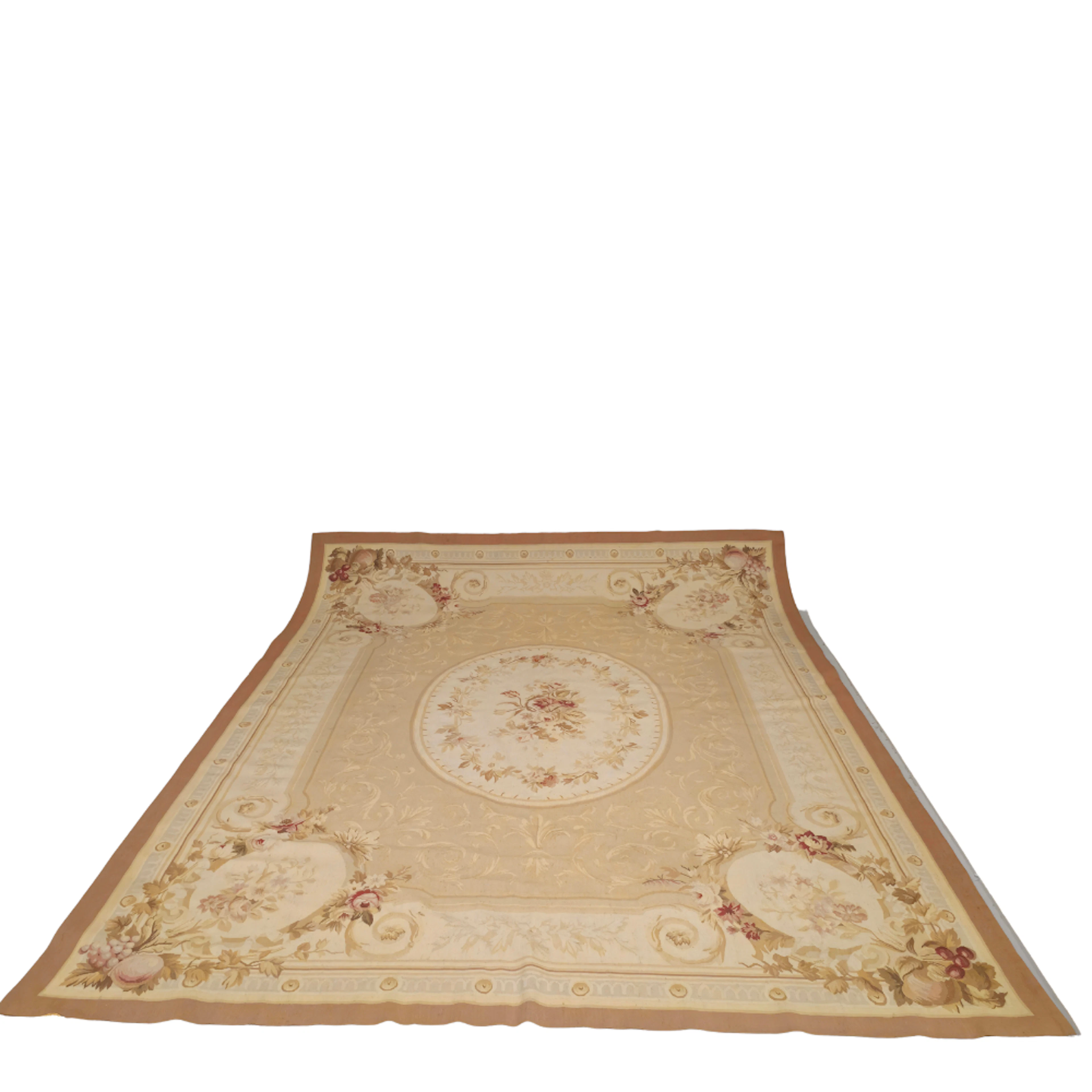 ALFOMBRA AUBUSSON EN PUNTO DE AGUJA MANUAL. LANA. MANUFACTURA FRANCESA.