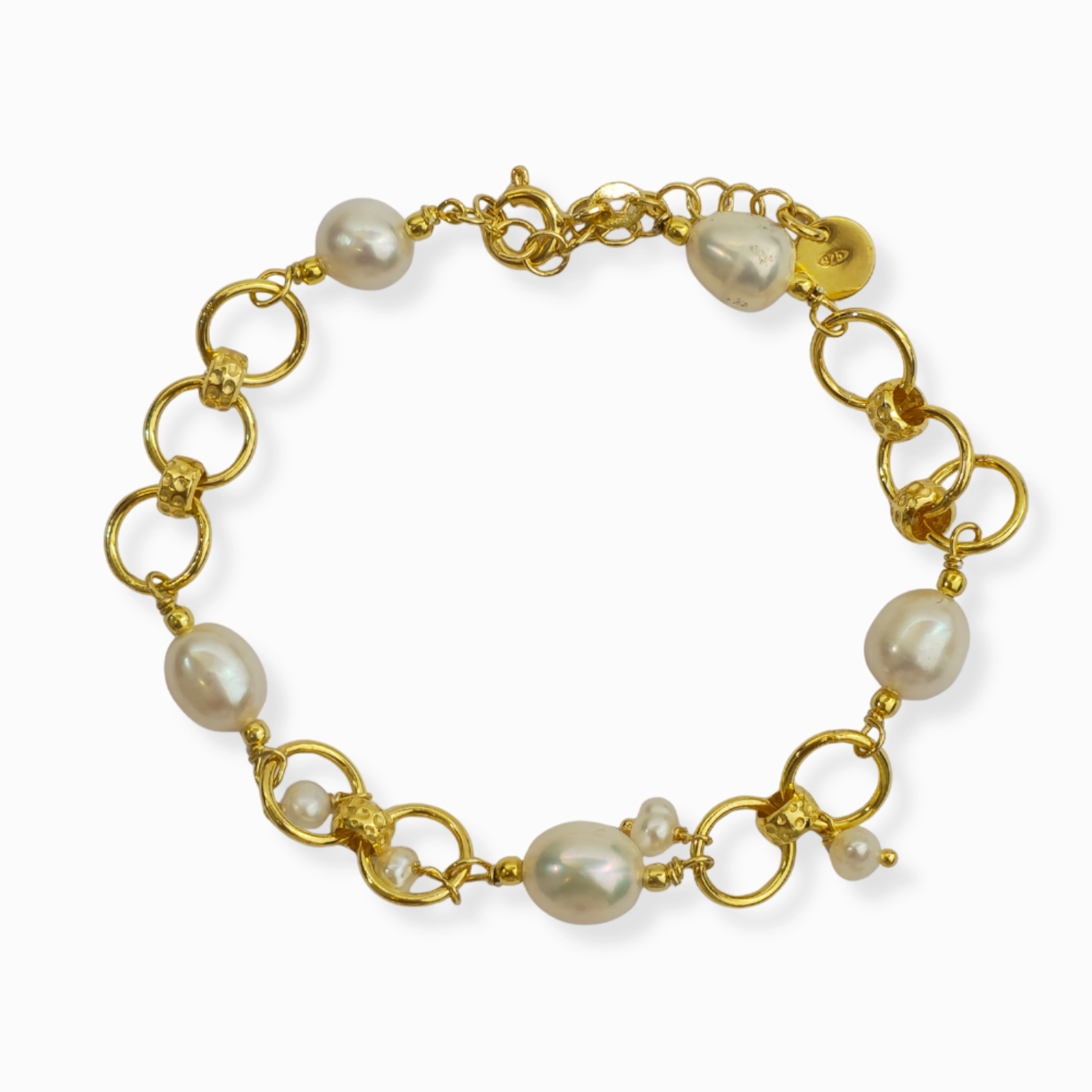 Pulsera en plata con perlas cultivadas.