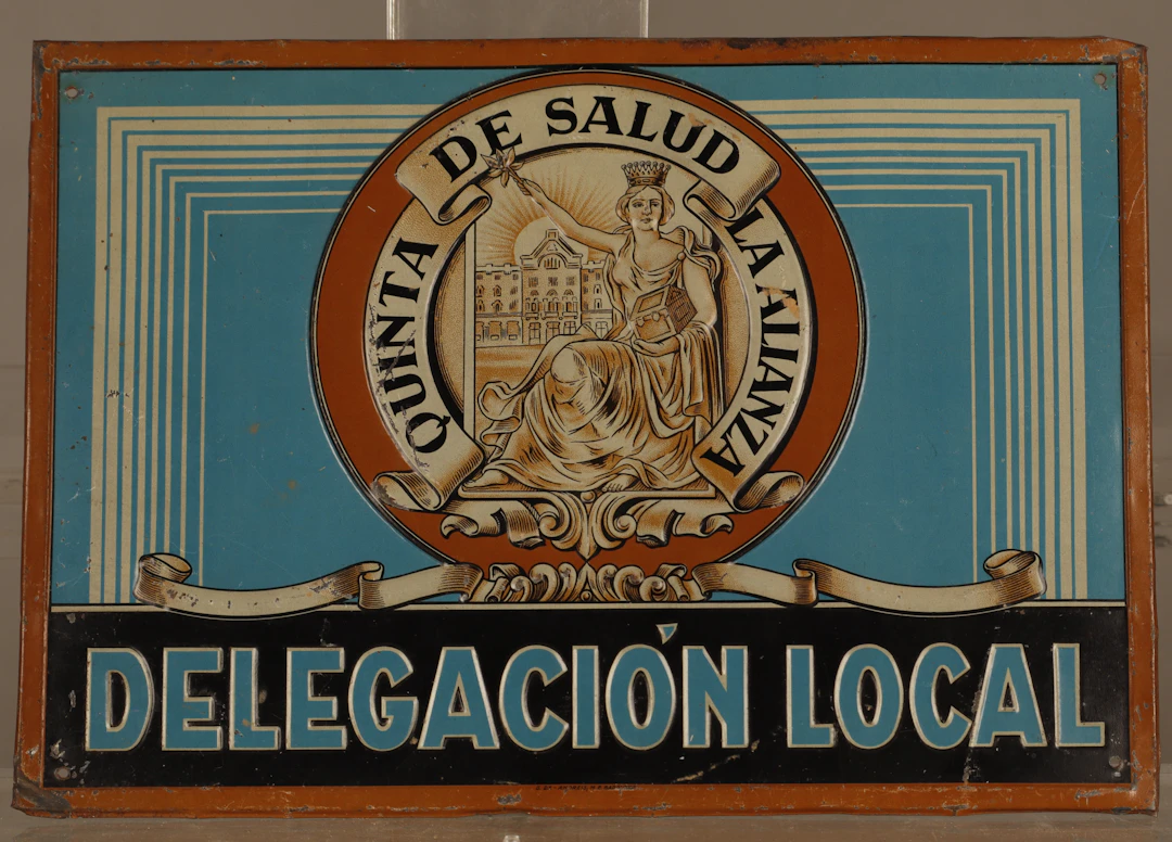 Quinta de la Salud La Alianza, placa publicitaria en hojalata estampada