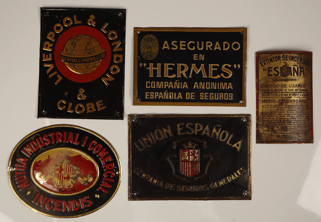 Mútua Industrial i Comercial Incendis y otros, 4 placas publicitarias