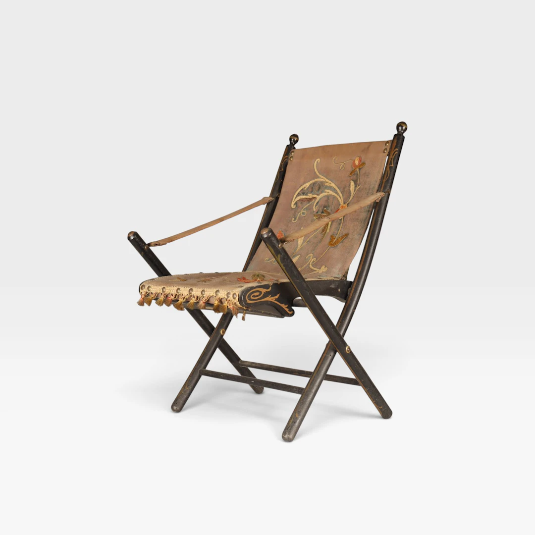 Silla musical francesa de Henri Phalibois en madera pintada, del primer
