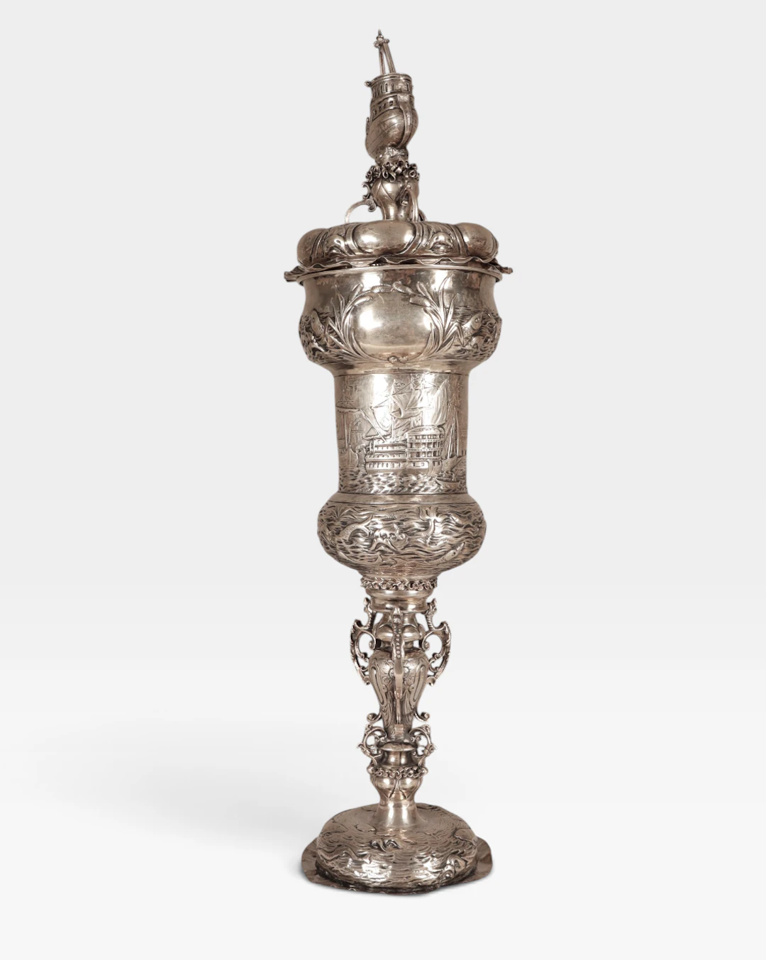 “Pokal” alemán en plata de Neresheimer & Söhne, Hanau, hacia 1903.