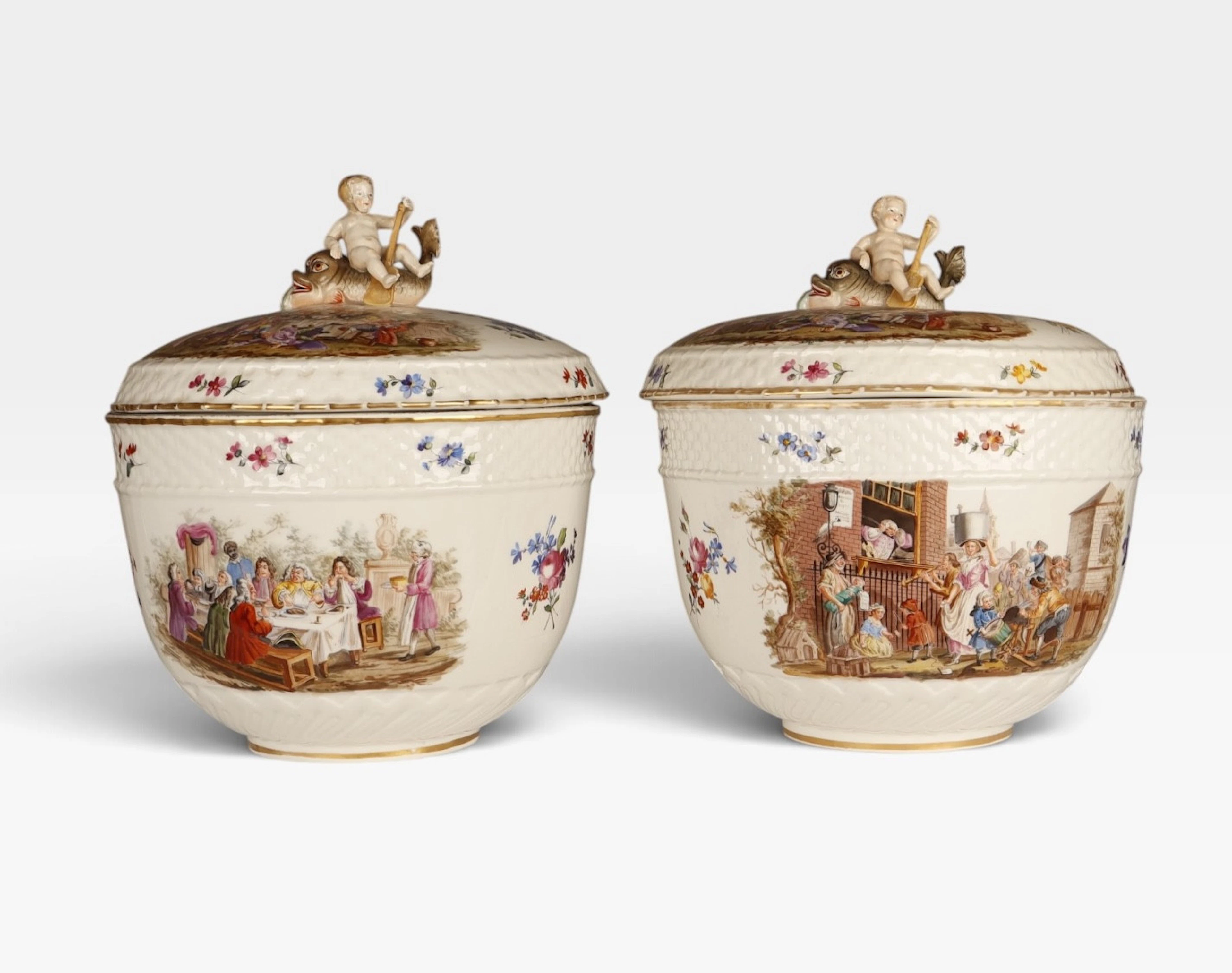 Pareja de poncheras en porcelana parisina de Eugène Clauss, hacia 1890.