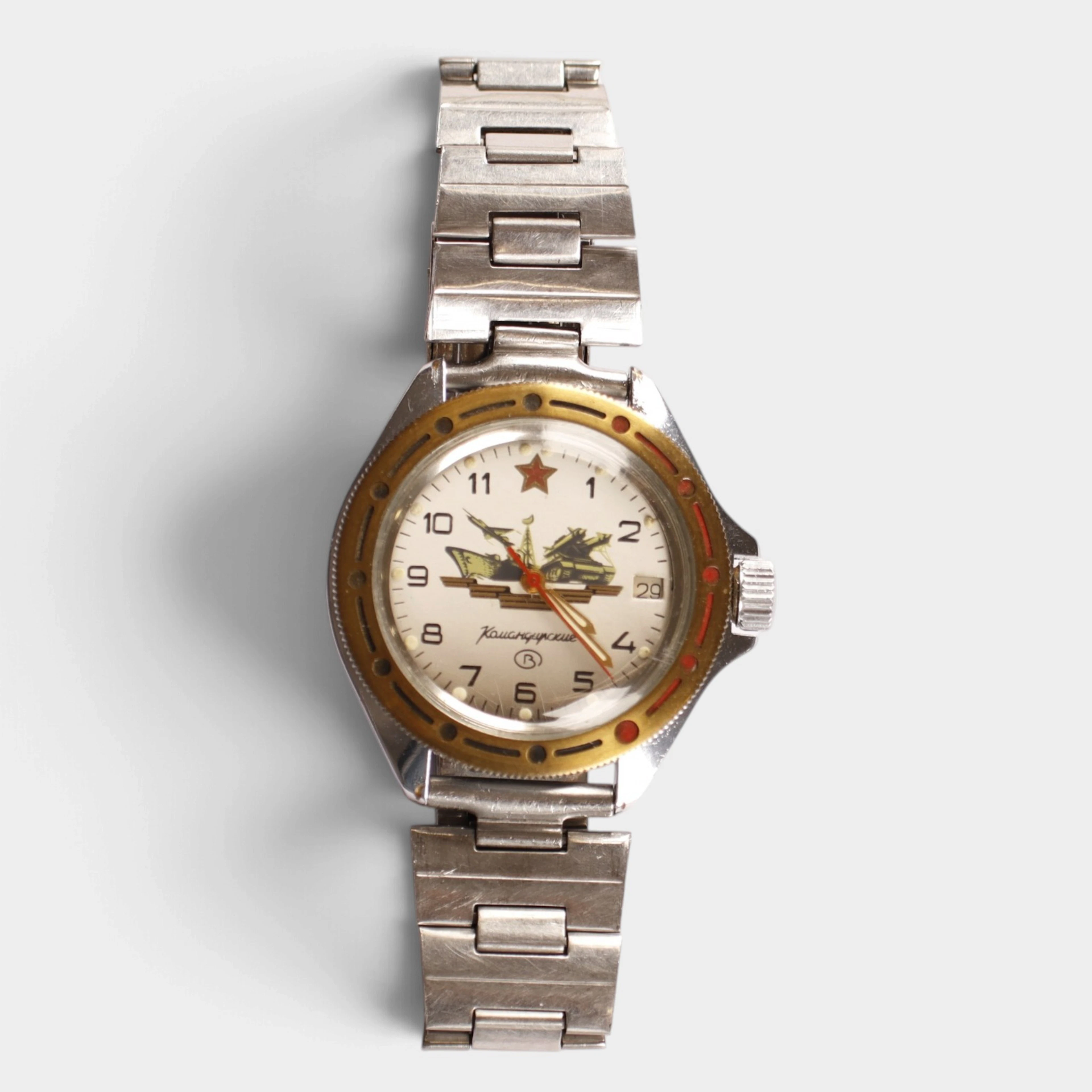 Reloj militar komandinsky de ex unión soviética. De cuerda.