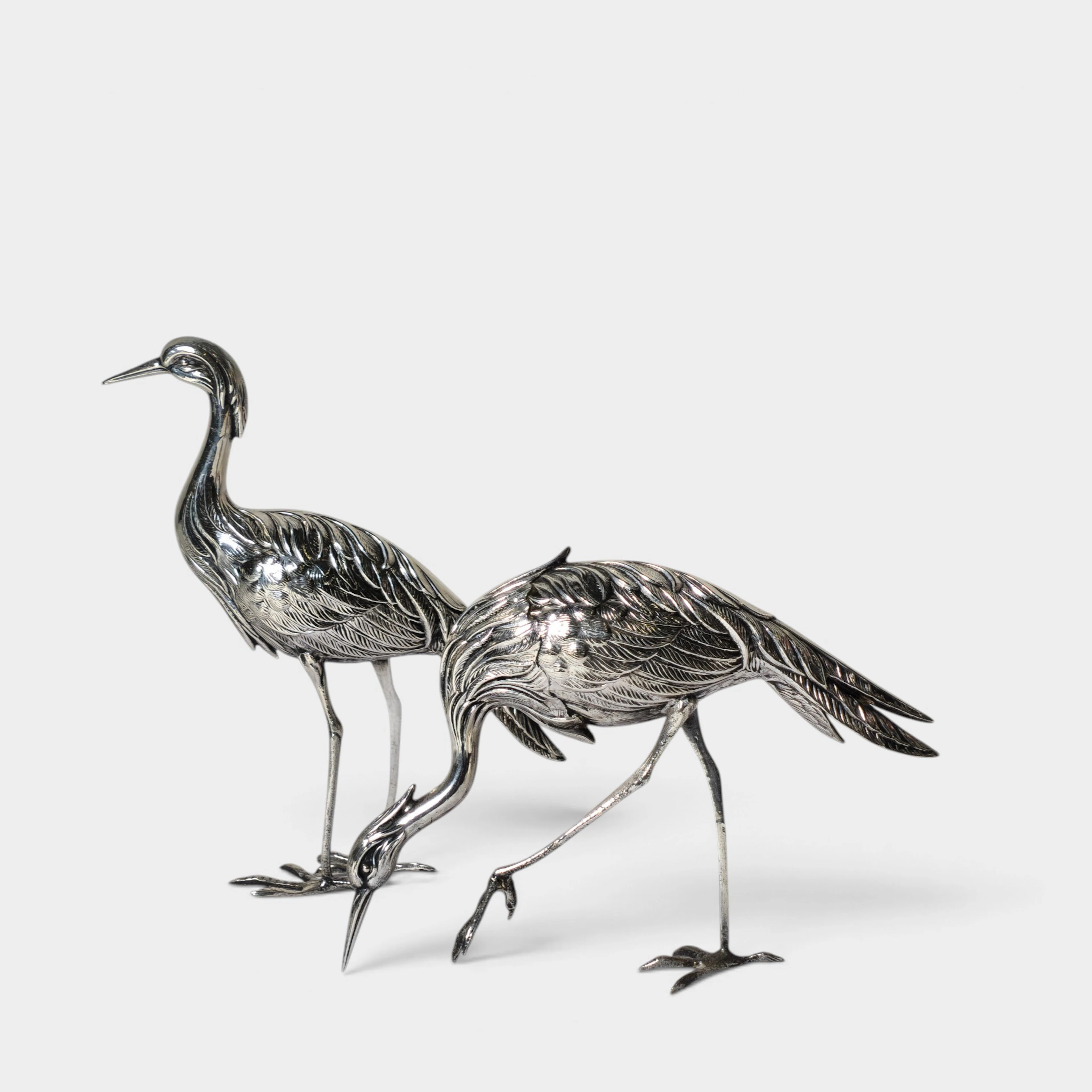 Pareja de garzas en plata española punzonada. Mediados siglo XX.