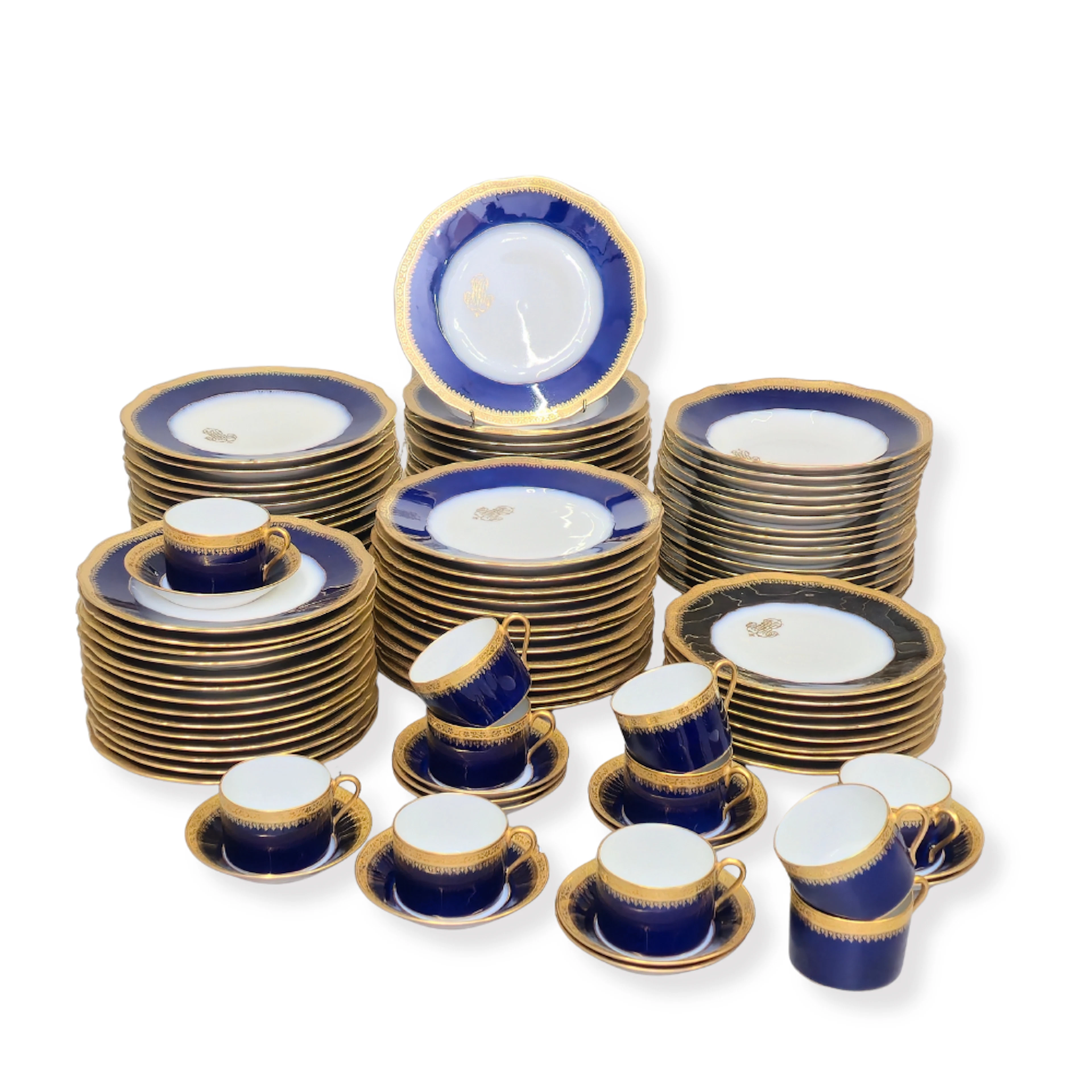 VAJILLA DE PORCELANA "BLEU ROI" CON RIBETE DORADO. E. BOURGEOIS. PRINCIPIO