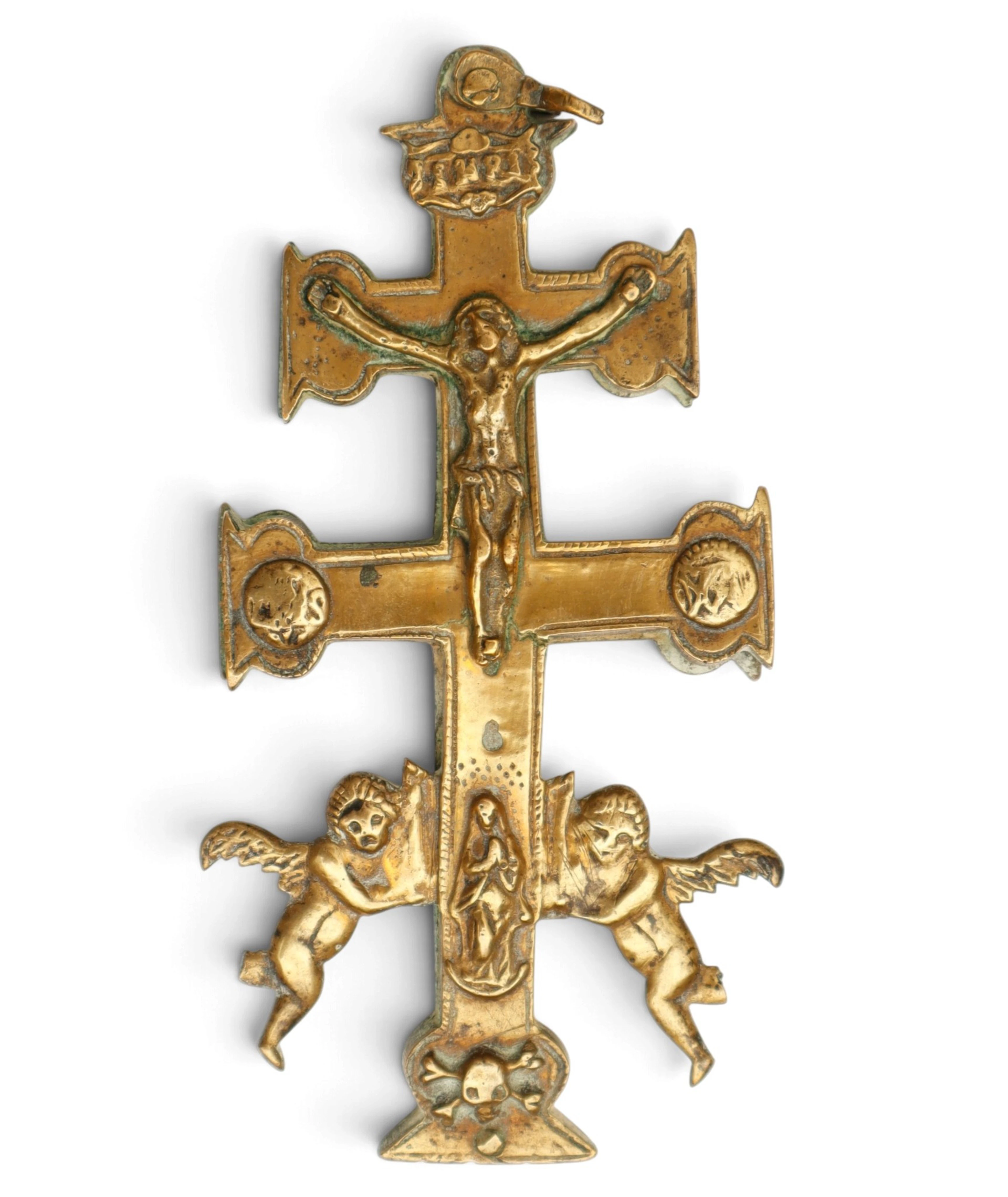 Cruz de Caravaca relicario en latón, probablemente del siglo XVIII.