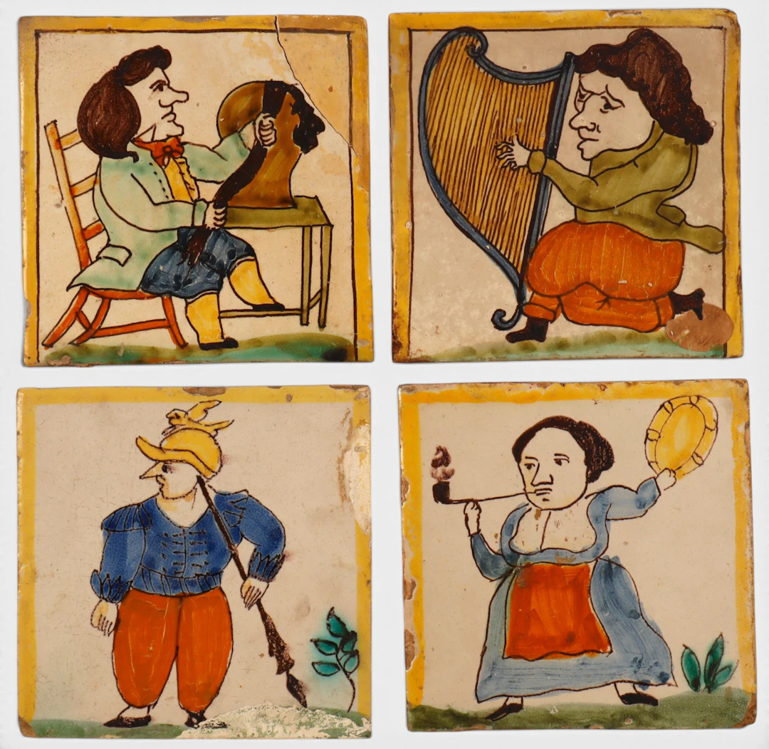 Cuatro azulejos catalanes de "arts i oficis", del siglo XIX.