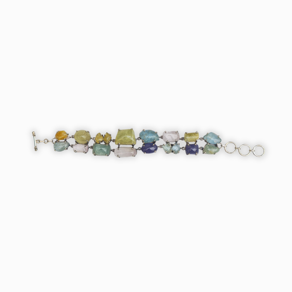 Pulsera de plata con berilos.