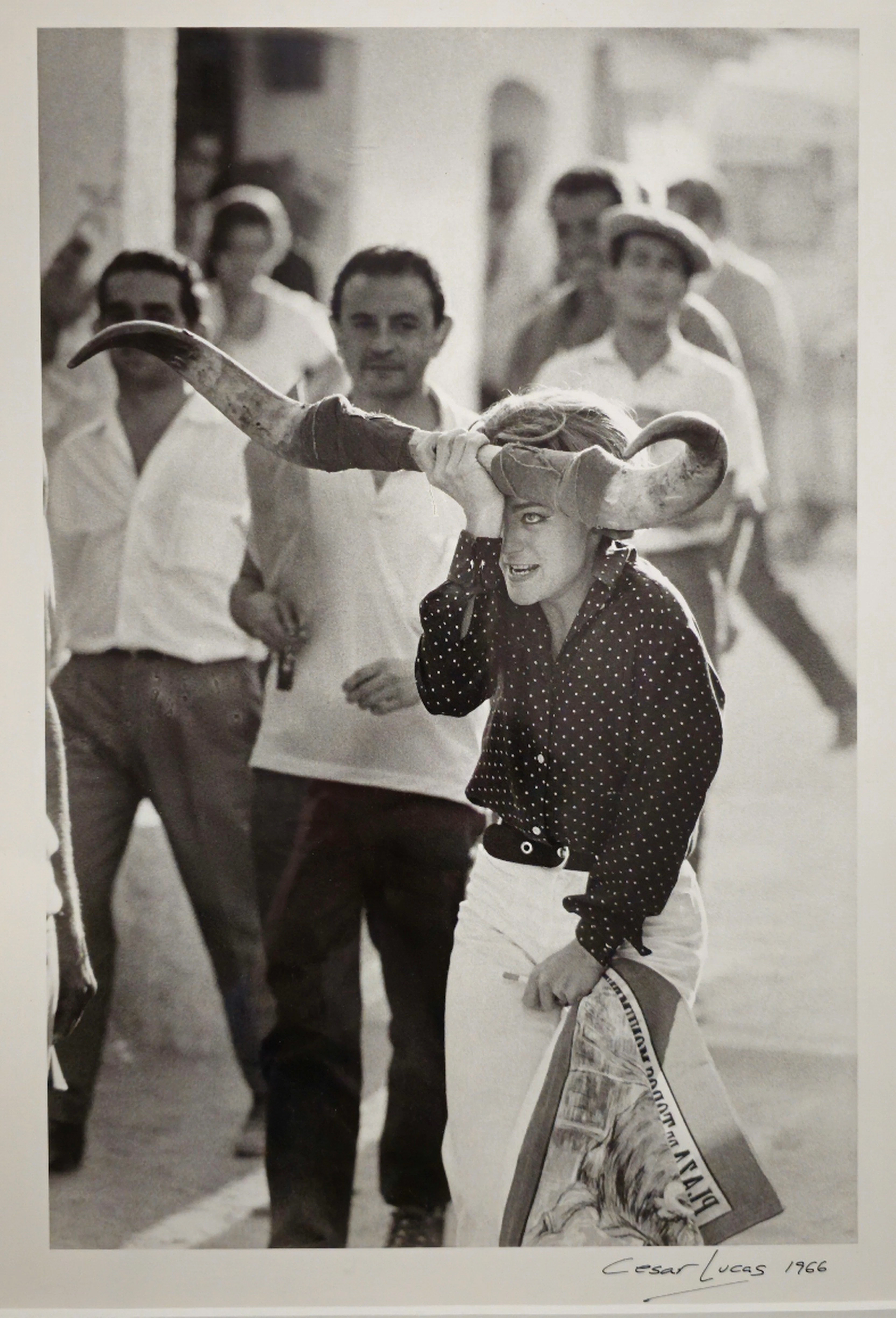 CESAR LUCAS. "BRAVA! 1966". FOTOGRAFIA, GELATINA DE PLATA. FIRMADA