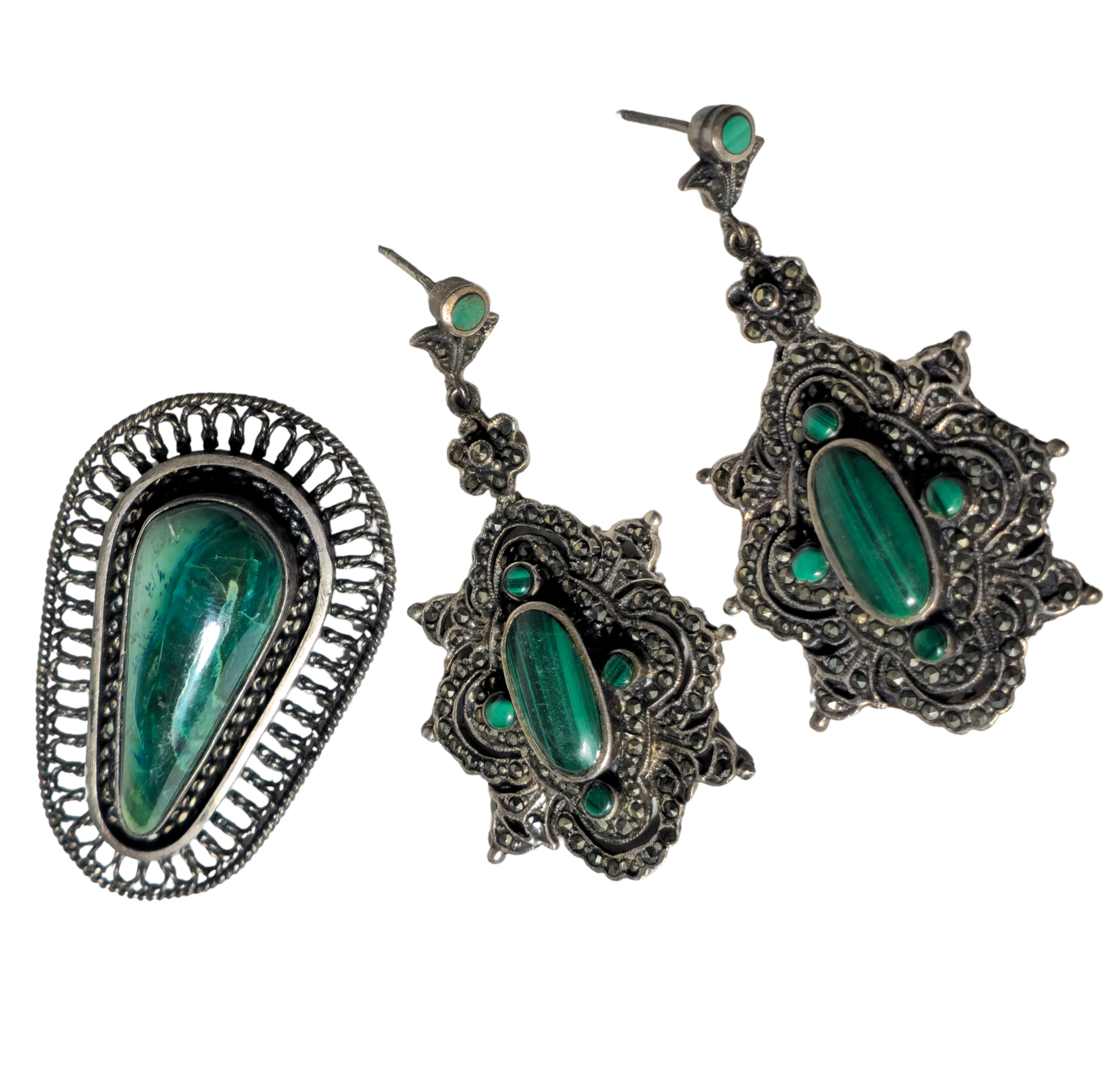 BROCHE/COLGANTE Y PENDIENTES EN PLATA, MALAQUITA Y MARQUESITAS.