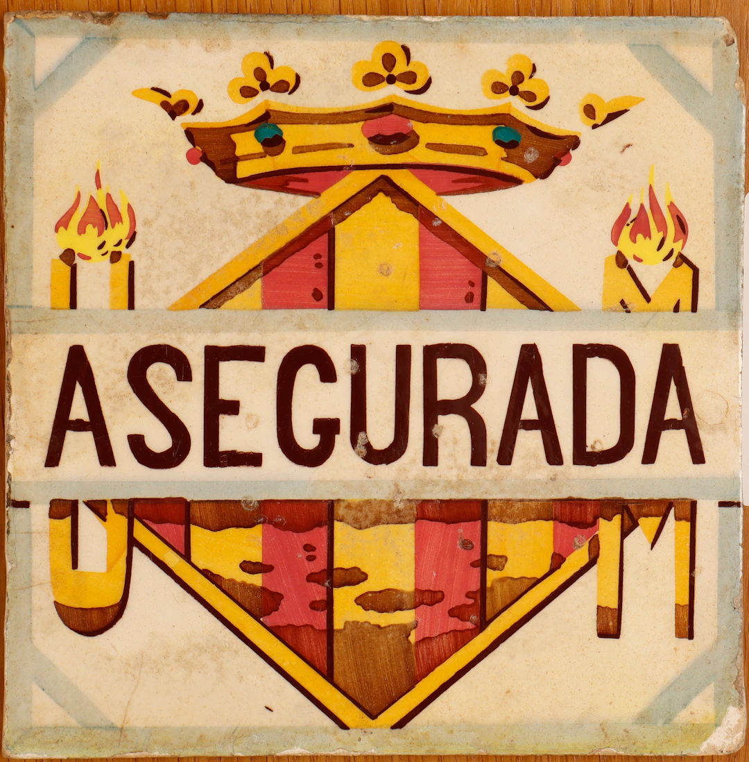 Azulejo valenciano de seguros de principios del siglo XX.