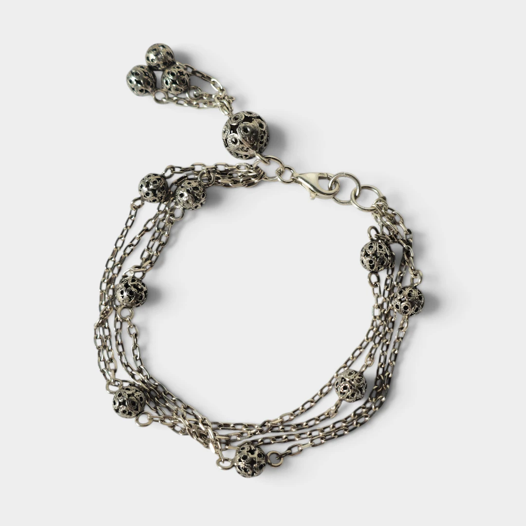 Pulsera de plata.